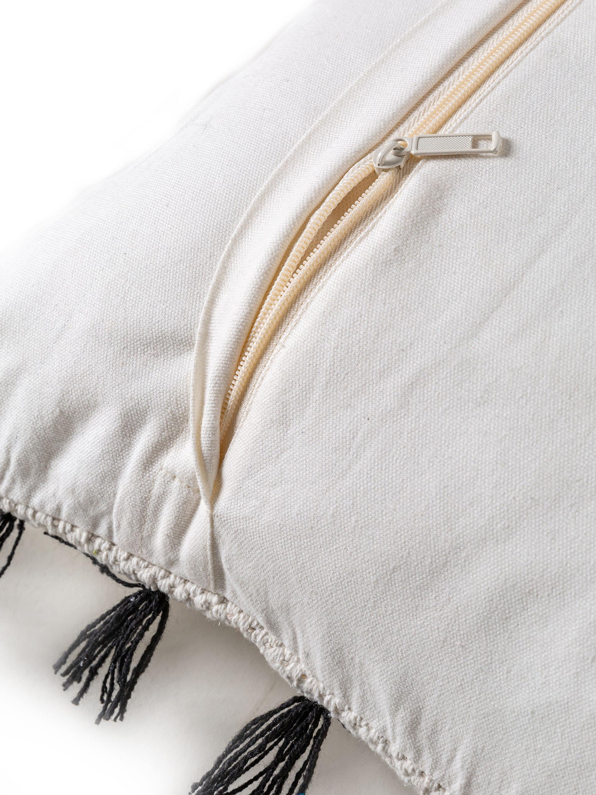 Cushion Cover Bo Ivory in Berber design made of 100% Cotton by benuta Pop