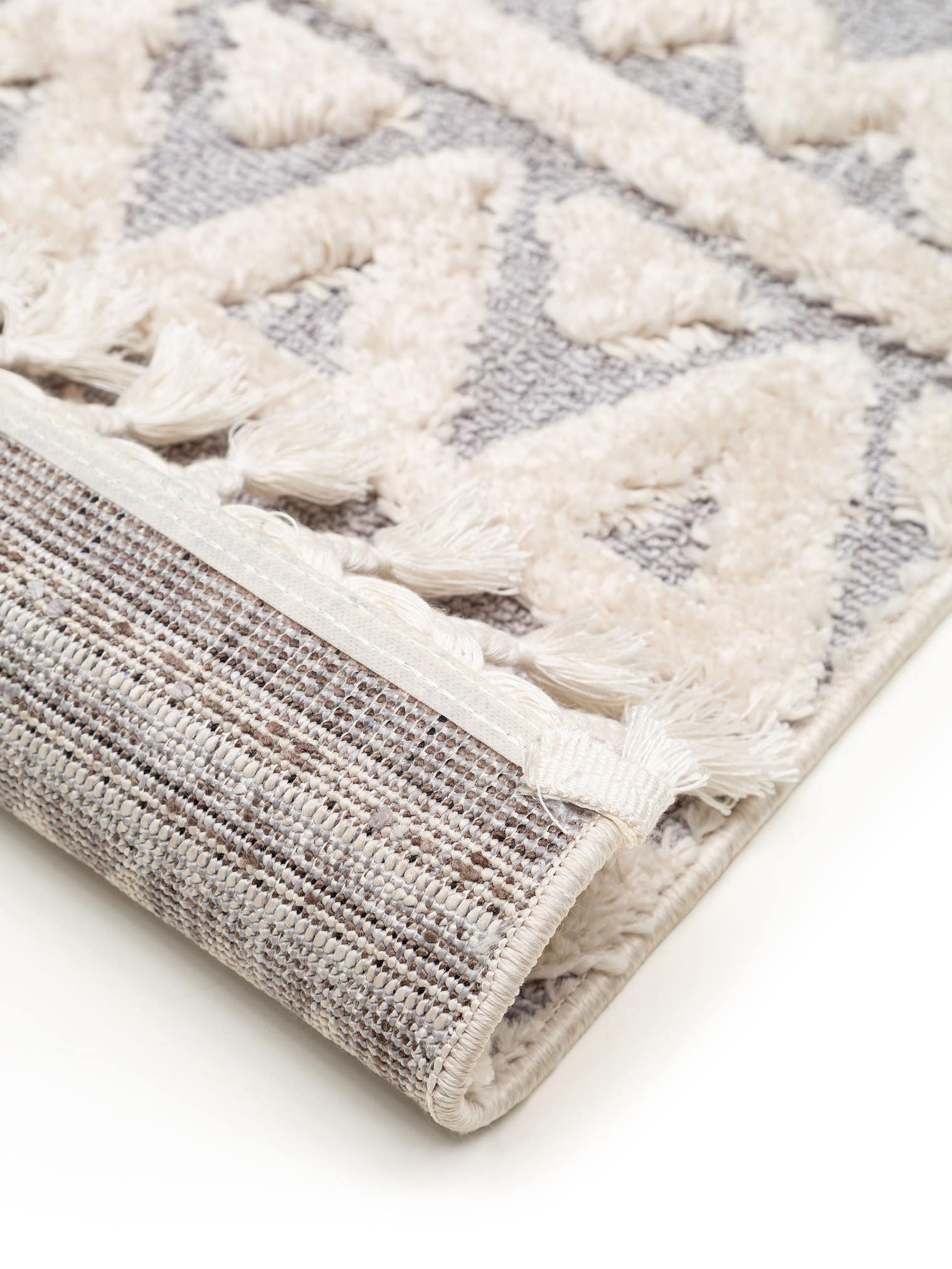 Teppich aus 100% Polyester in Grau mit 11 bis 20 mm hohem Flor von benuta