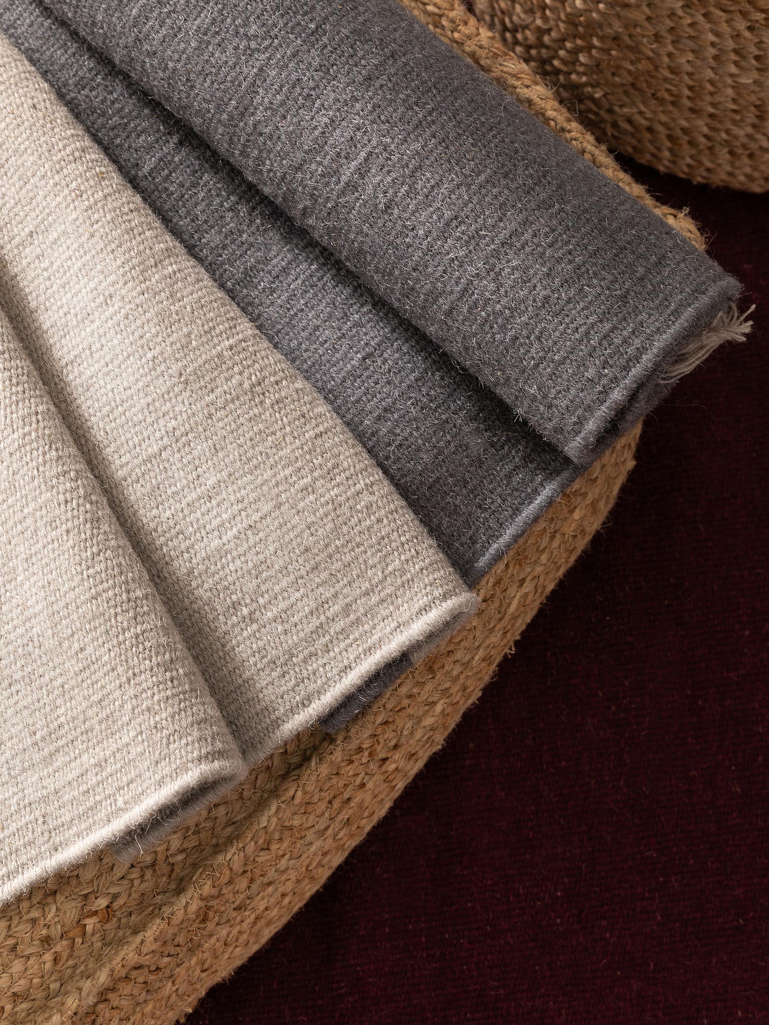 Teppich aus 100% Wolle in Grau mit bis 5 mm hohem Flor von benuta Pop