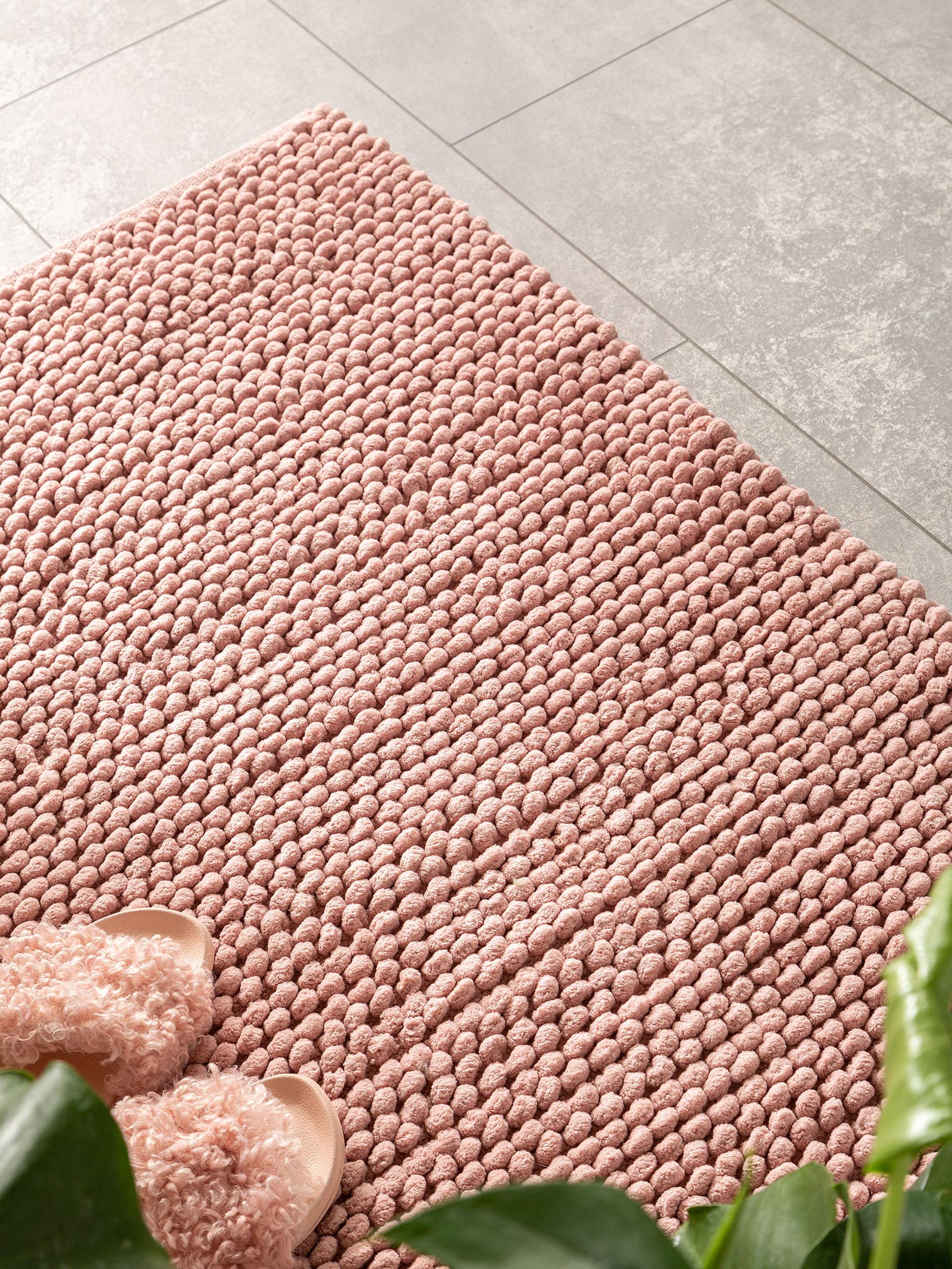 Teppich aus 70% Polyester, 30% Baumwolle in Rosa mit 11 bis 20 mm hohem Flor von benuta Nest