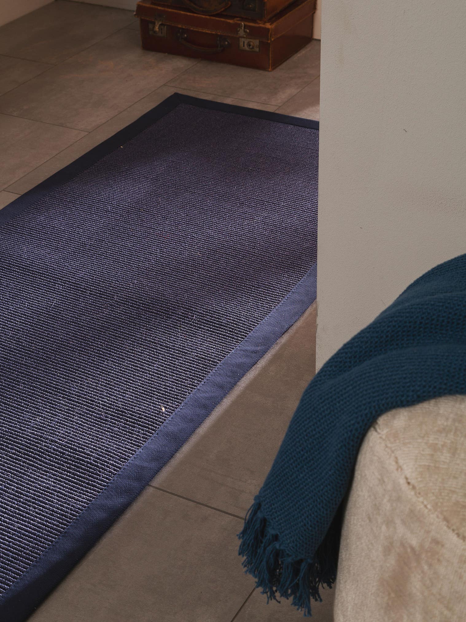 Rug made of 100% Sisal in Blue with a 1- 5 mm high pile by benuta Nest