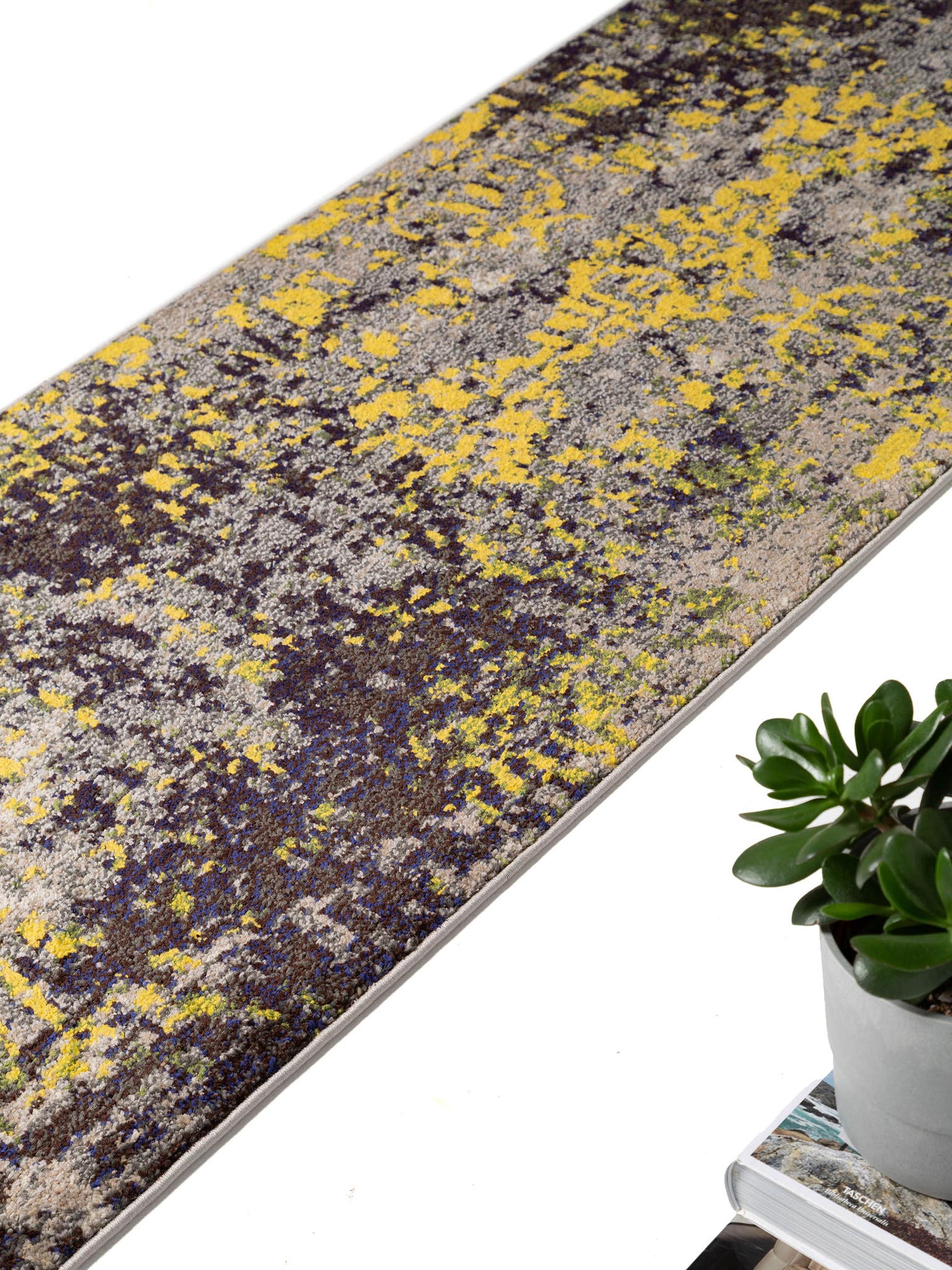 Teppich aus 100% Polypropylen in Grau mit bis 5 mm hohem Flor von benuta Nest