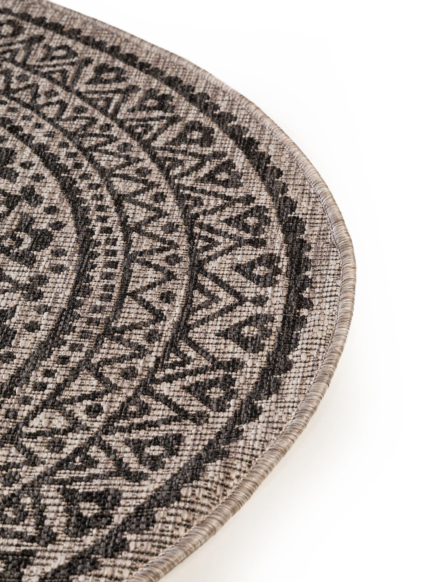 Teppich aus 100% Polypropylen in Beige mit bis 5 mm hohem Flor von benuta Nest