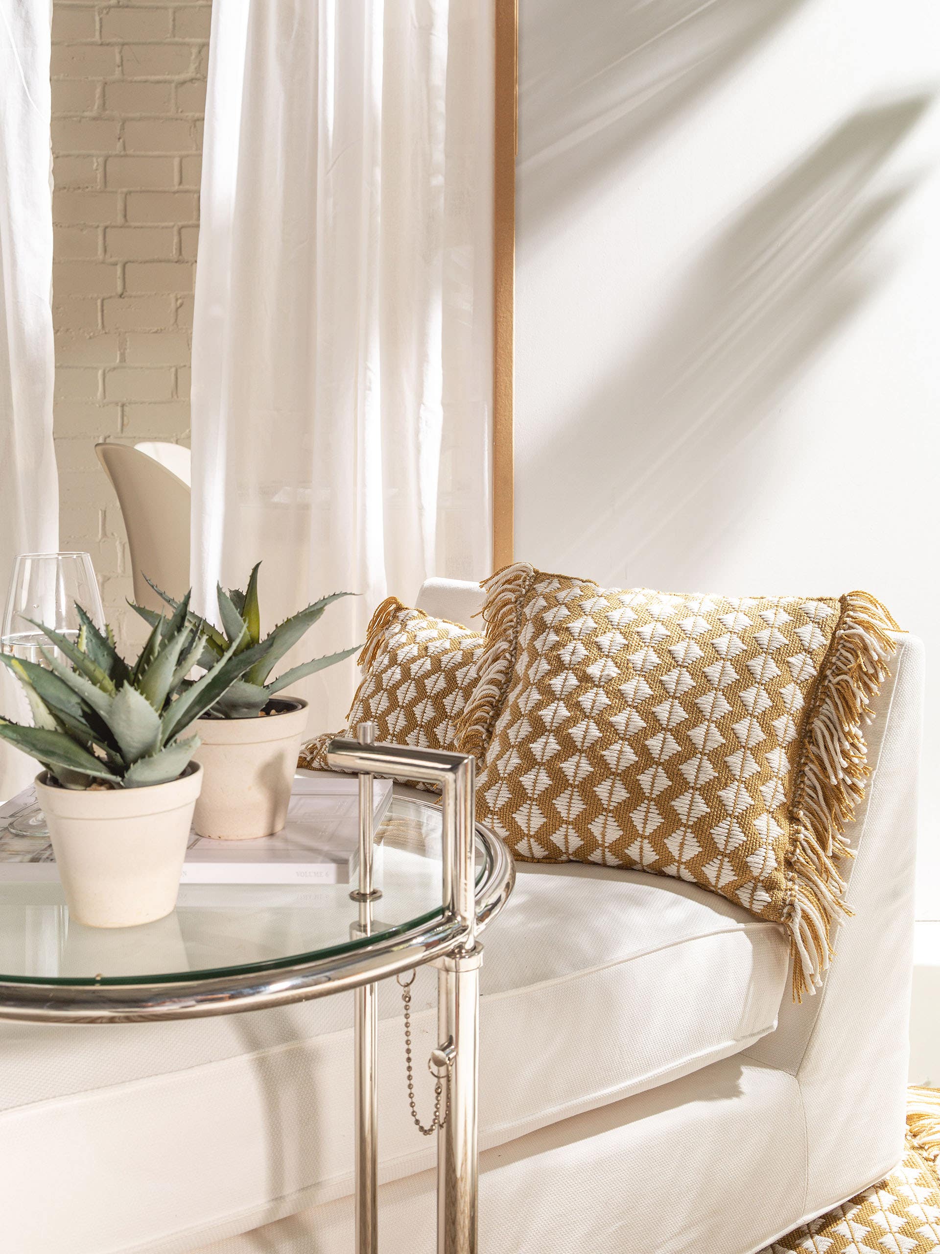 In- & Outdoor cushion Morty Yellow in Geometric design made of 100% Polyester (recycled PET) by benuta Pure