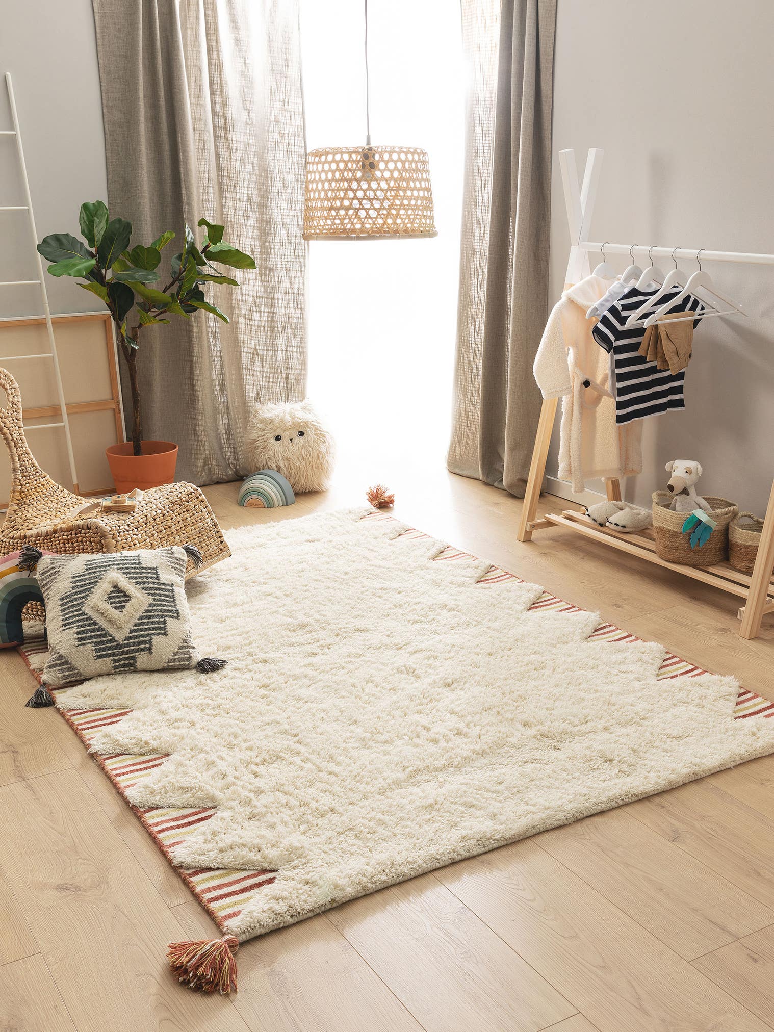 Tapijt van 100% Wol in Grijs met een 21 - 30 mm hoge pool van Lytte