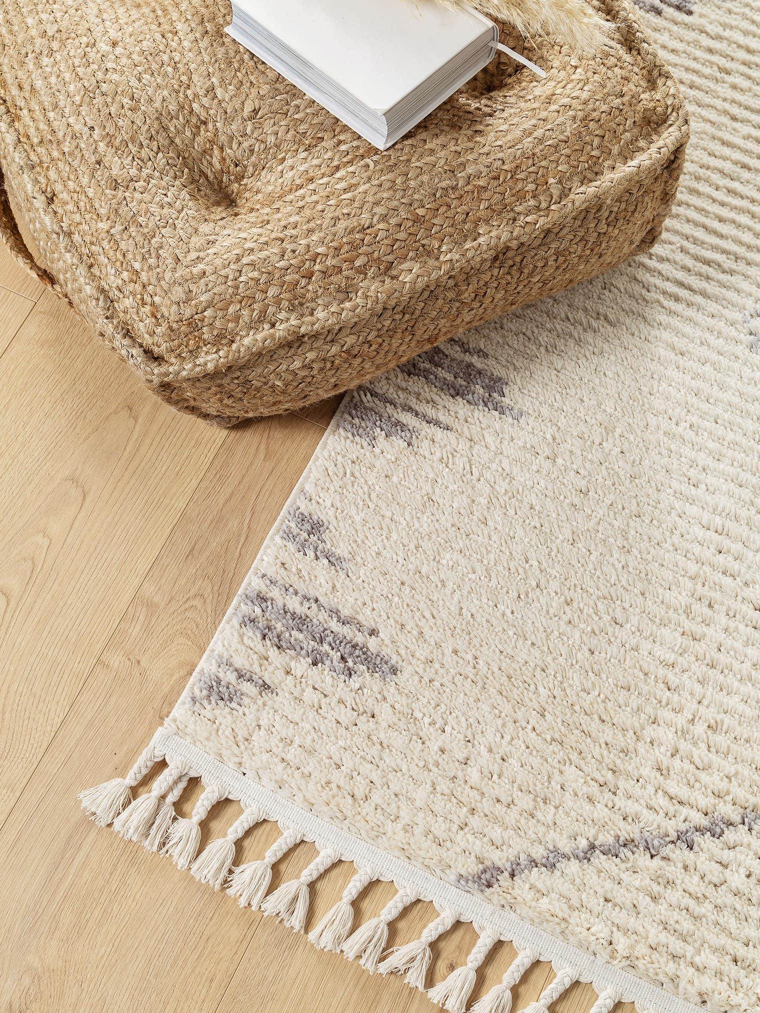 Teppich aus 100% Polyester in Beige mit 21 bis 30 mm hohem Flor von benuta Pop