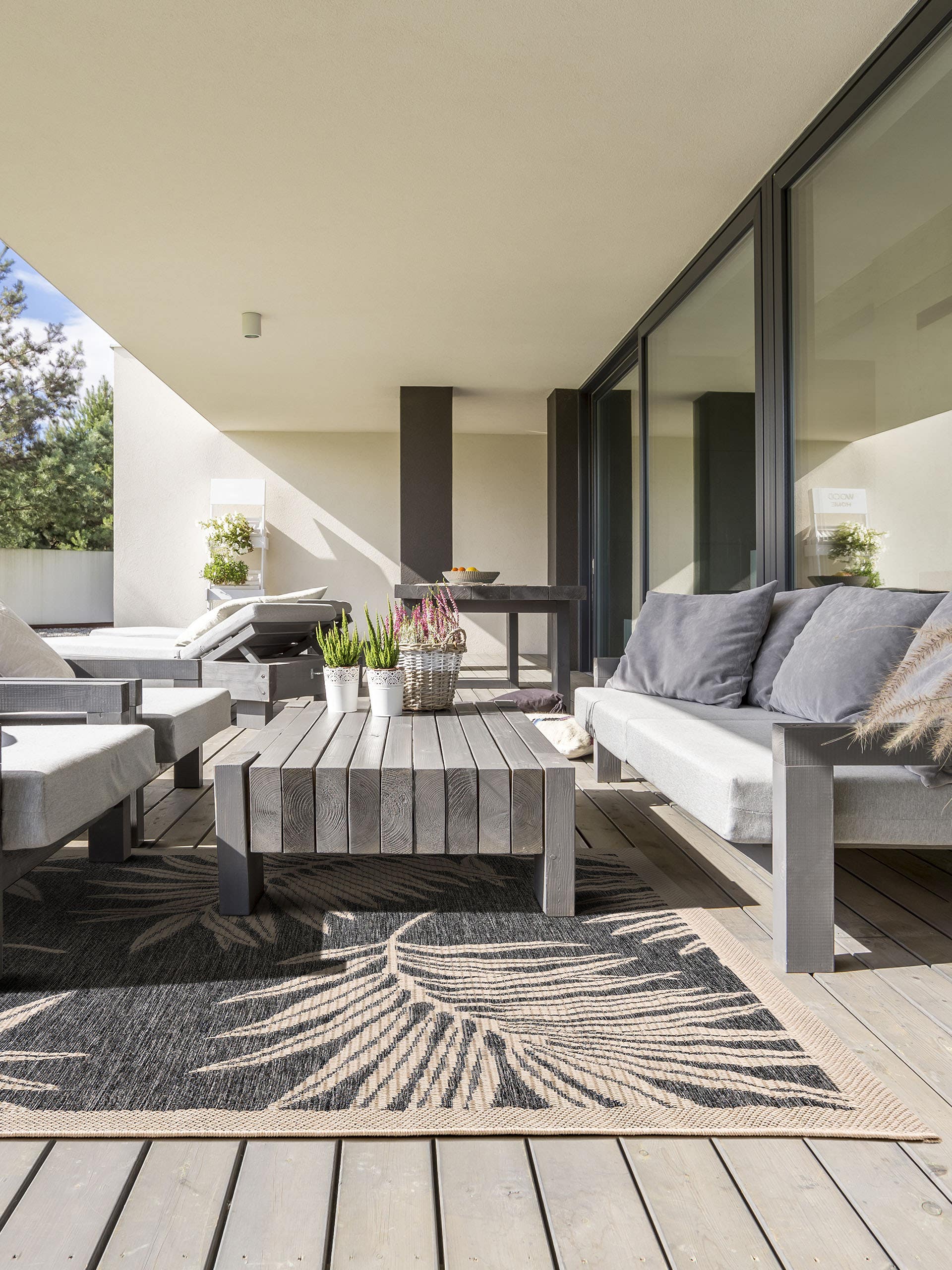 Rug made of 100% Polypropylene in Blue with a 1- 5 mm high pile by benuta Nest