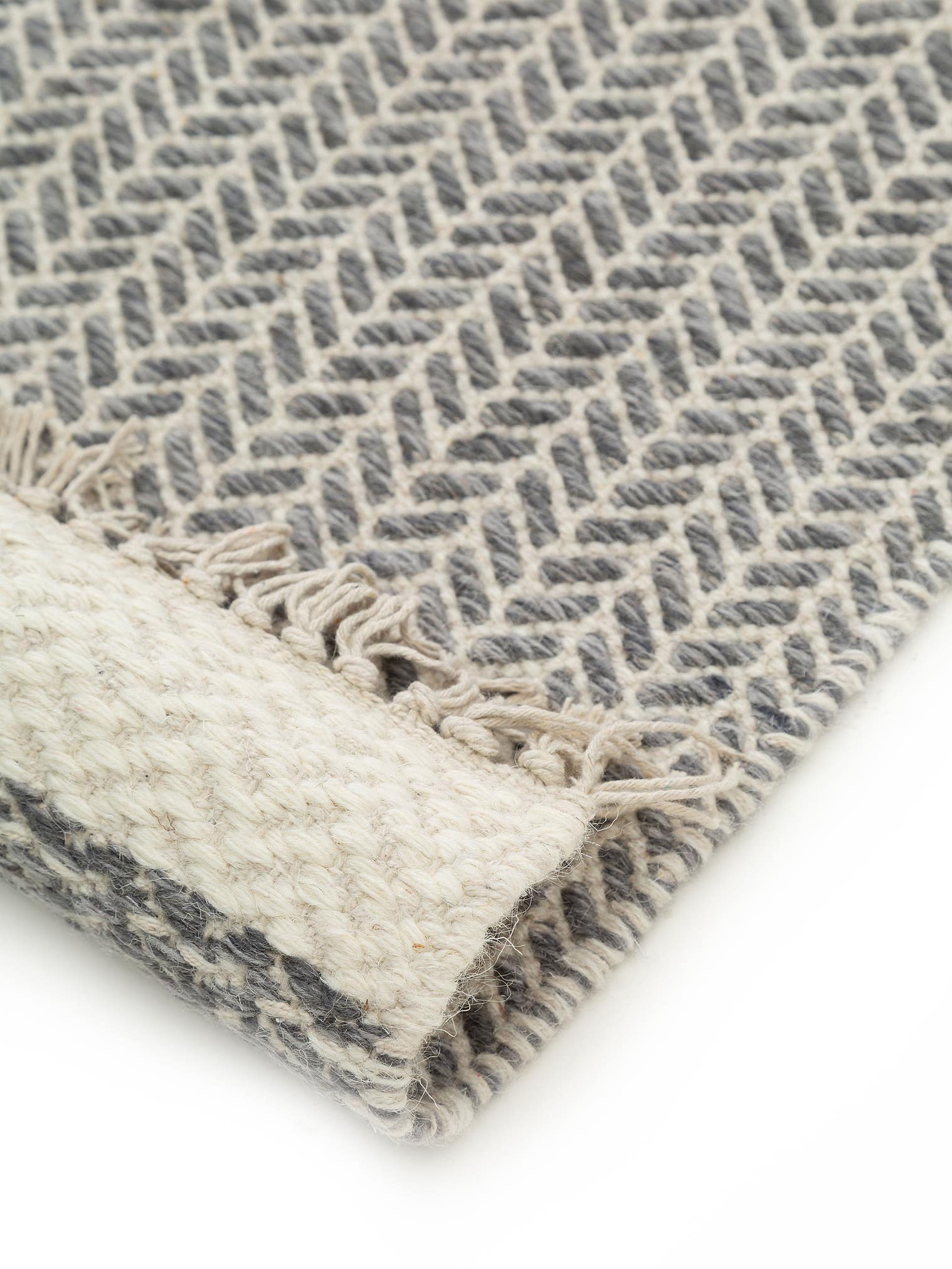 Rug made of 60% Wool, 40% Cotton in Grey with a 1- 5 mm high pile by benuta Pure