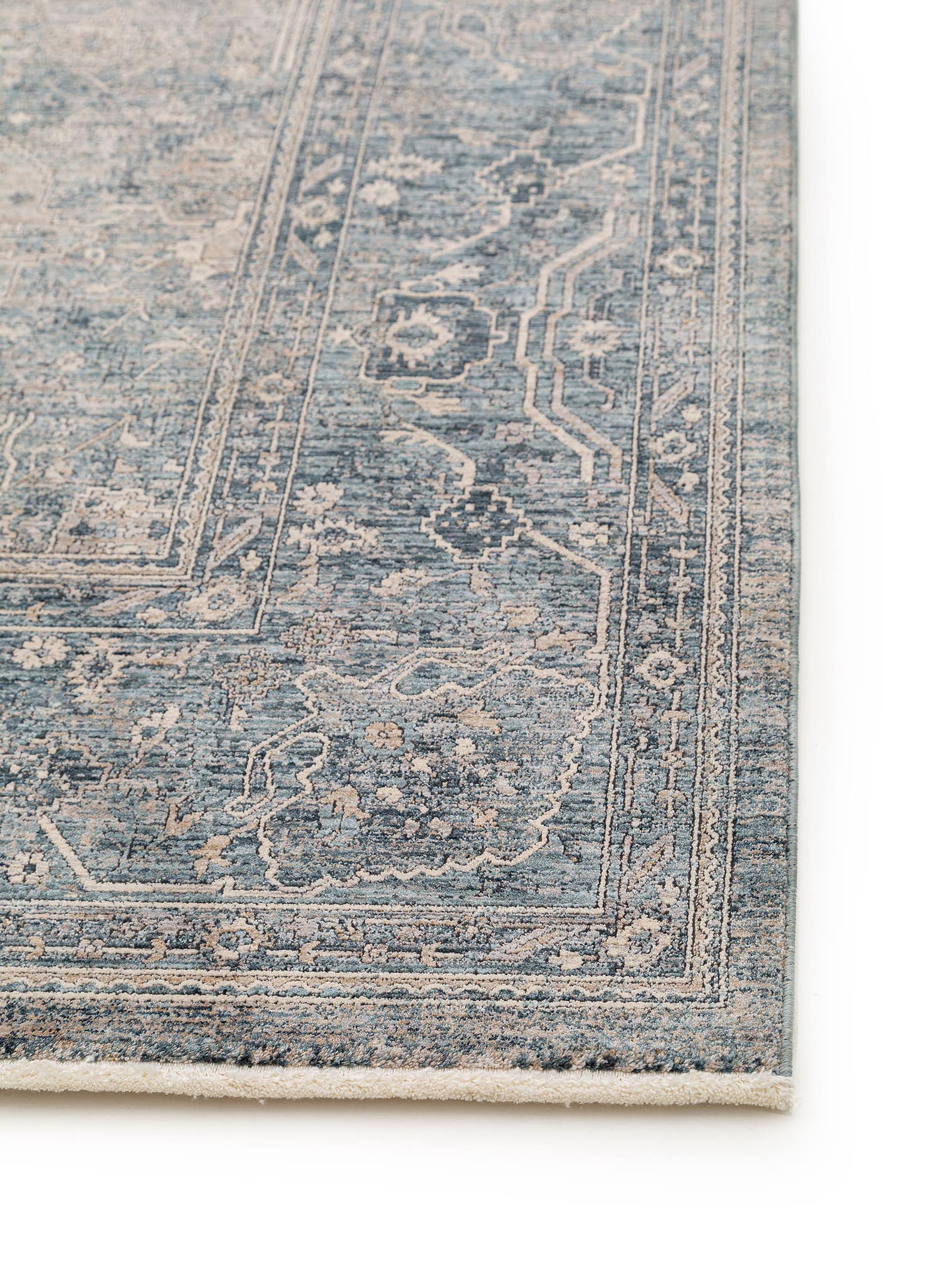 Teppich aus 80% Polyester, 20% Polyacryl in Blau mit bis 5 mm hohem Flor von benuta Finest
