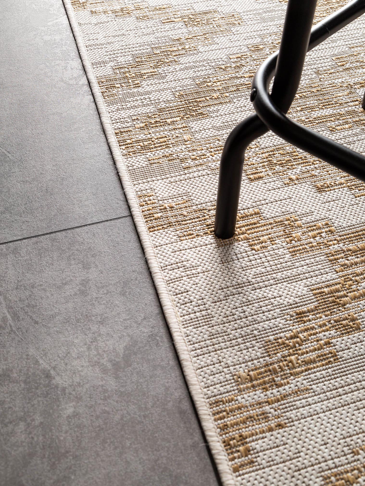 Rug made of 100% Polypropylene in Beige with a 1- 5 mm high pile by benuta Nest