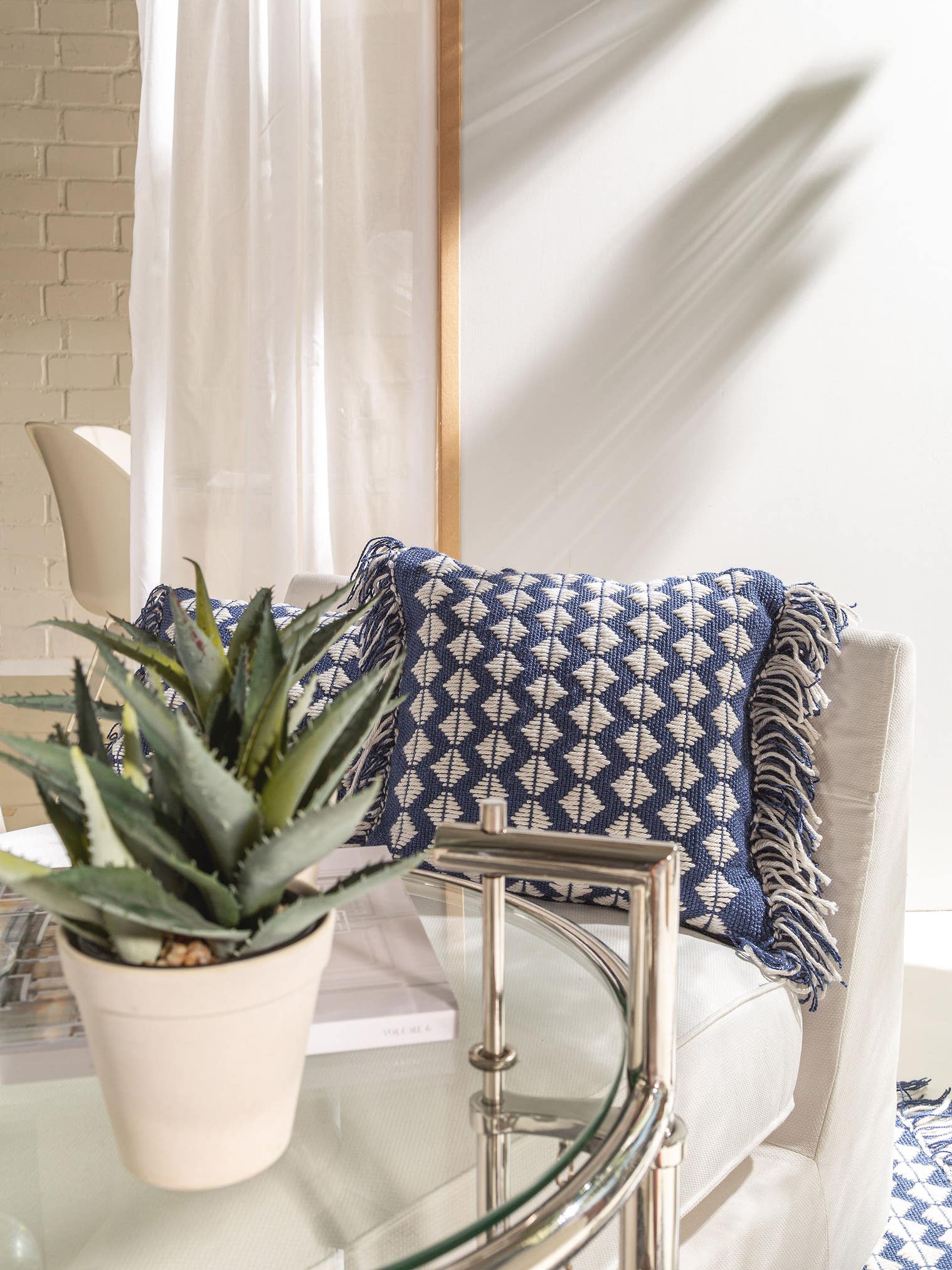 In- & Outdoor cushion Morty Dark Blue in Geometric design made of 100% Polyester (recycled PET) by benuta Pure