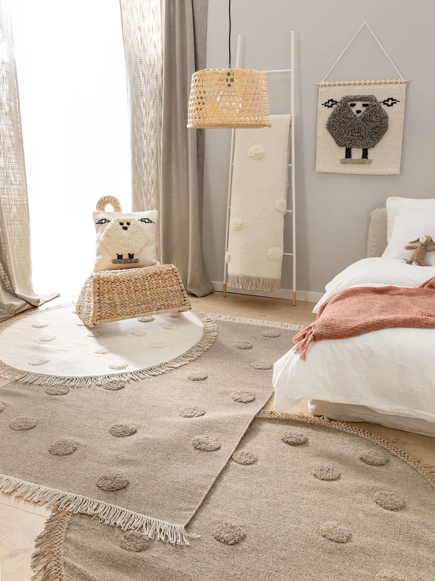 Tappeto di 80% lana, 20% cotone in Grigio con pelo alto 11 - 20 mm da Lytte