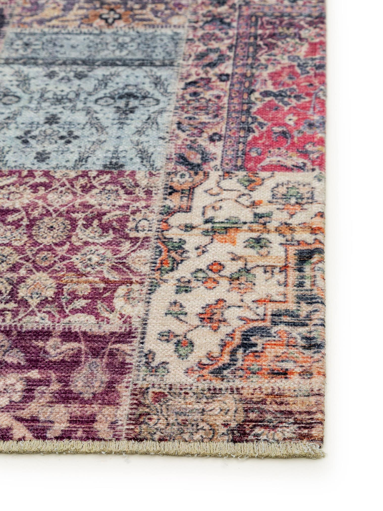 Teppich aus 36% Polyester, 29% Baumwolle, 22% Viskose, 8% Polyacryl, 5% Polyamid in Multicolor mit bis 5 mm hohem Flor von benuta