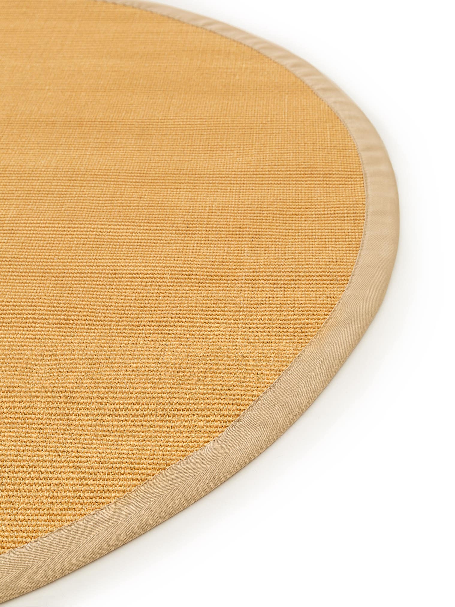 Teppich aus 100% Sisal in Beige mit bis 5 mm hohem Flor von benuta Nest