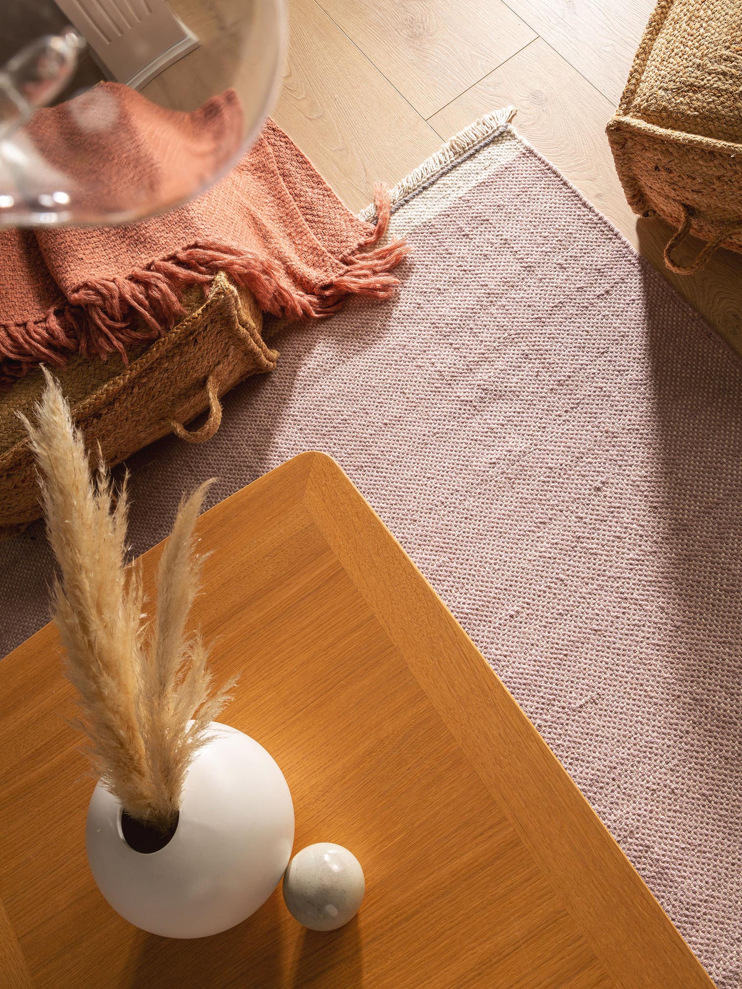 Teppich aus 60% Wolle, 40% Baumwolle in Rosa mit bis 5 mm hohem Flor von benuta Pop