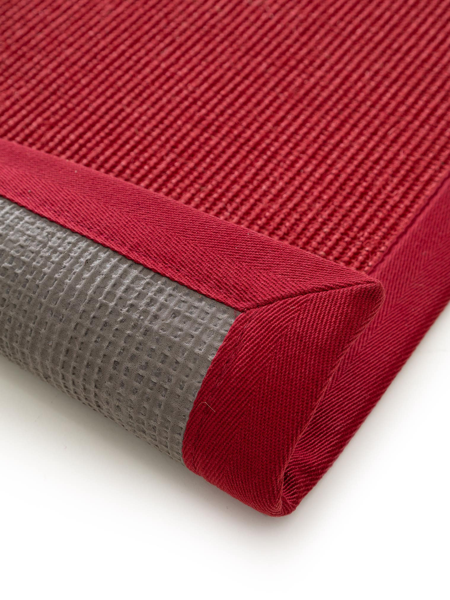 Rug made of 100% Sisal in Red with a 1- 5 mm high pile by benuta Nest