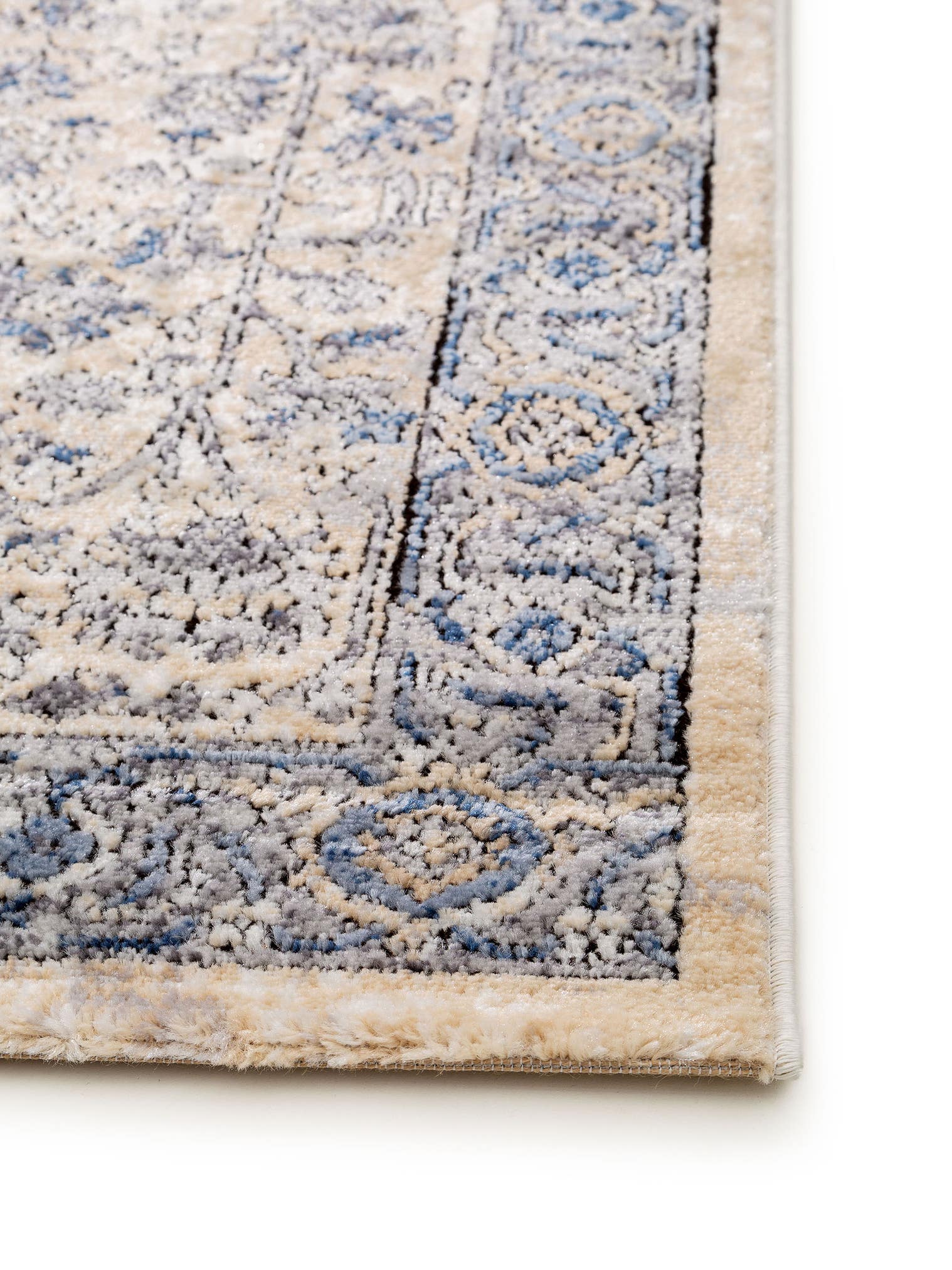 Tapijt van 70% Polyester, 30% Polypropyleen in Blauw met een 11 - 20 mm hoge pool van benuta Nest