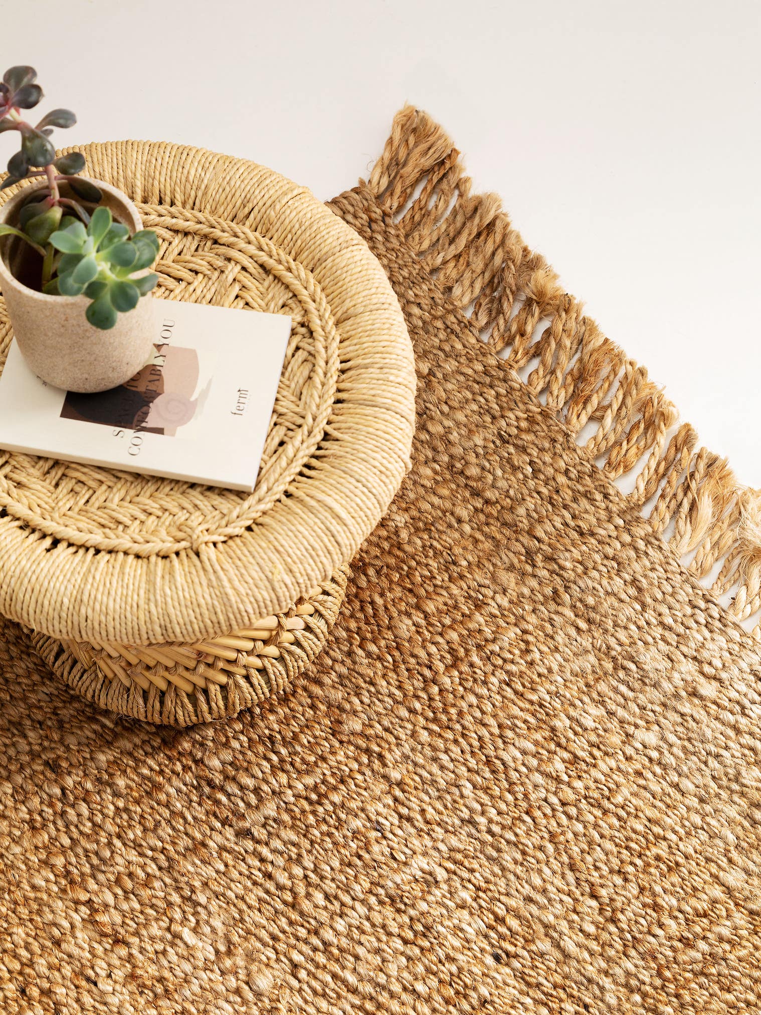 Teppich aus 100% Jute in Braun mit bis 5 mm hohem Flor von benuta Pure