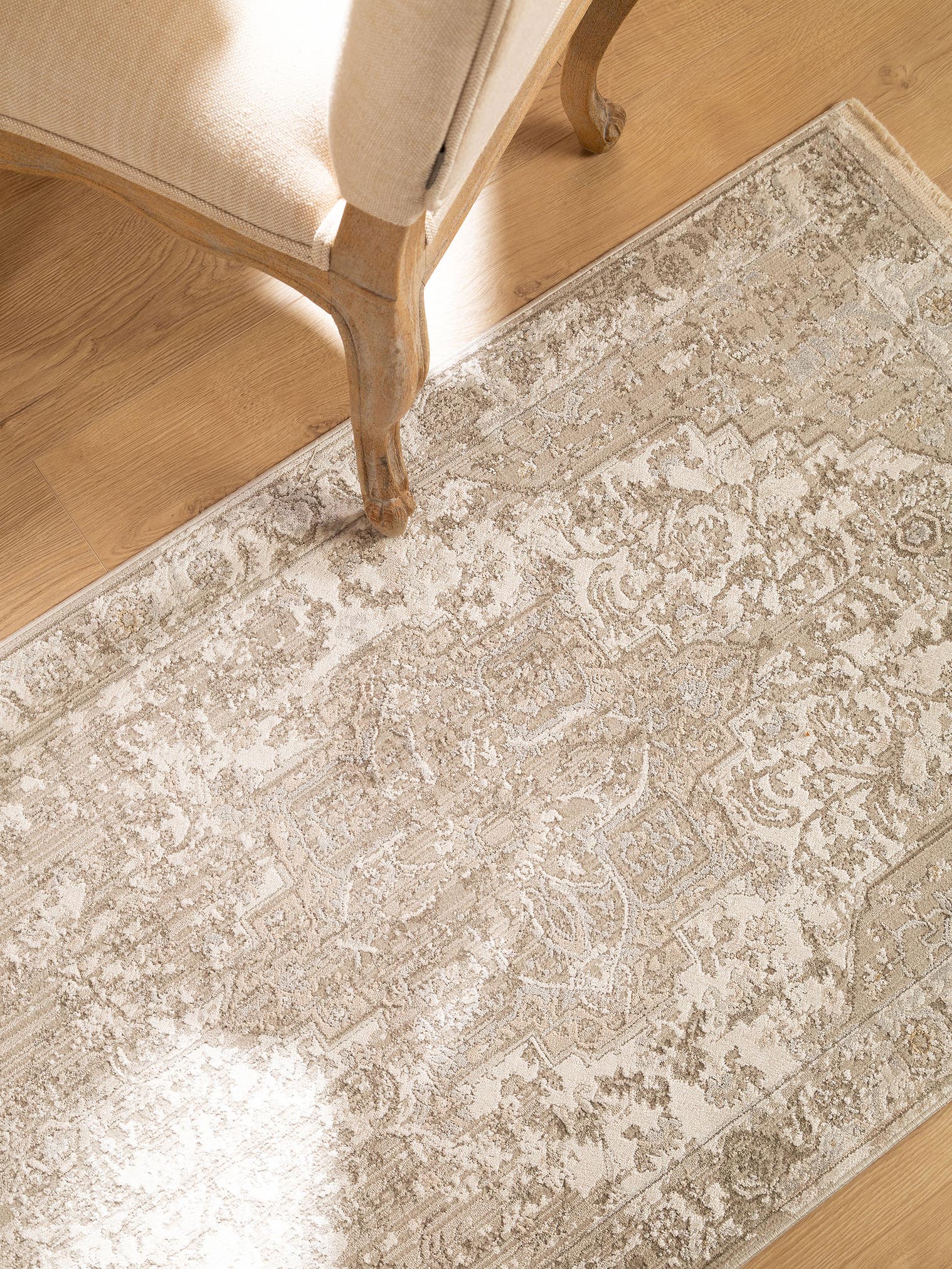 Rug made of 65% Viscose, 35% Polyester in Beige with a 6 - 10 mm high pile by benuta Nest