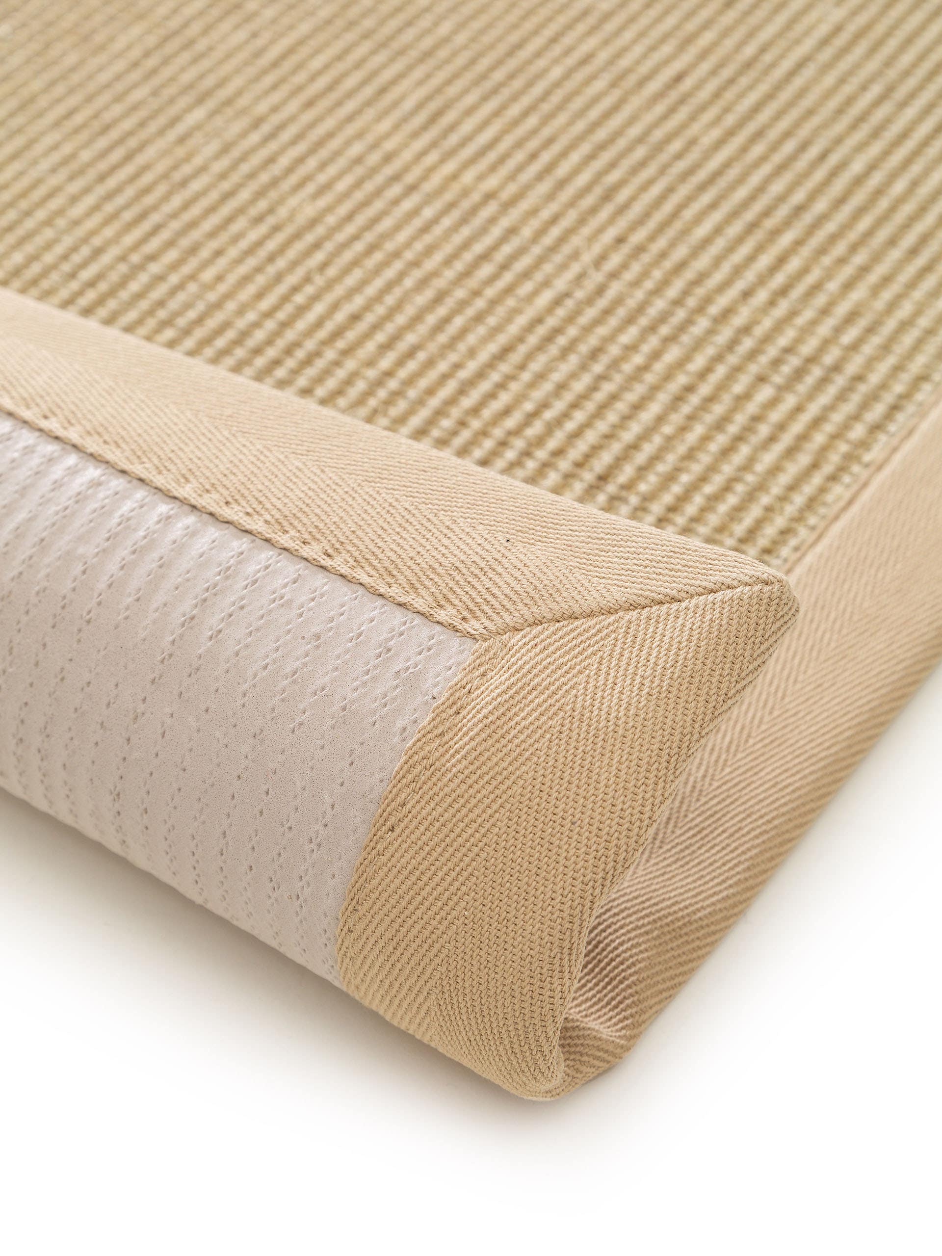 Alfombra de 100% Sisal en Beige con un pelo de {{Placeholder_Pile Height}} de altura de benuta Nest