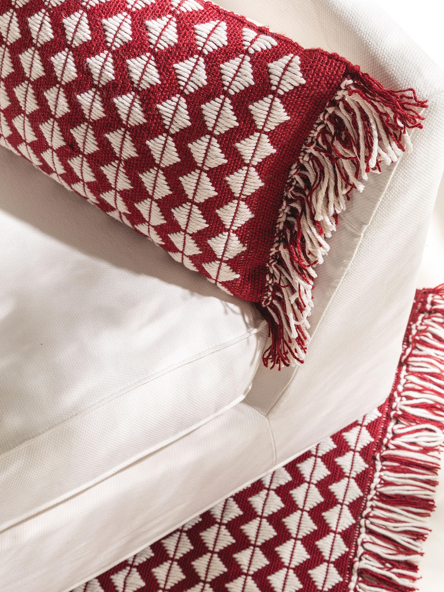 Cuscino per interno ed esterno Morty Rosso in Geometrico-ontwerp van 100% poliestere (riciclaggio PET) door benuta Pure