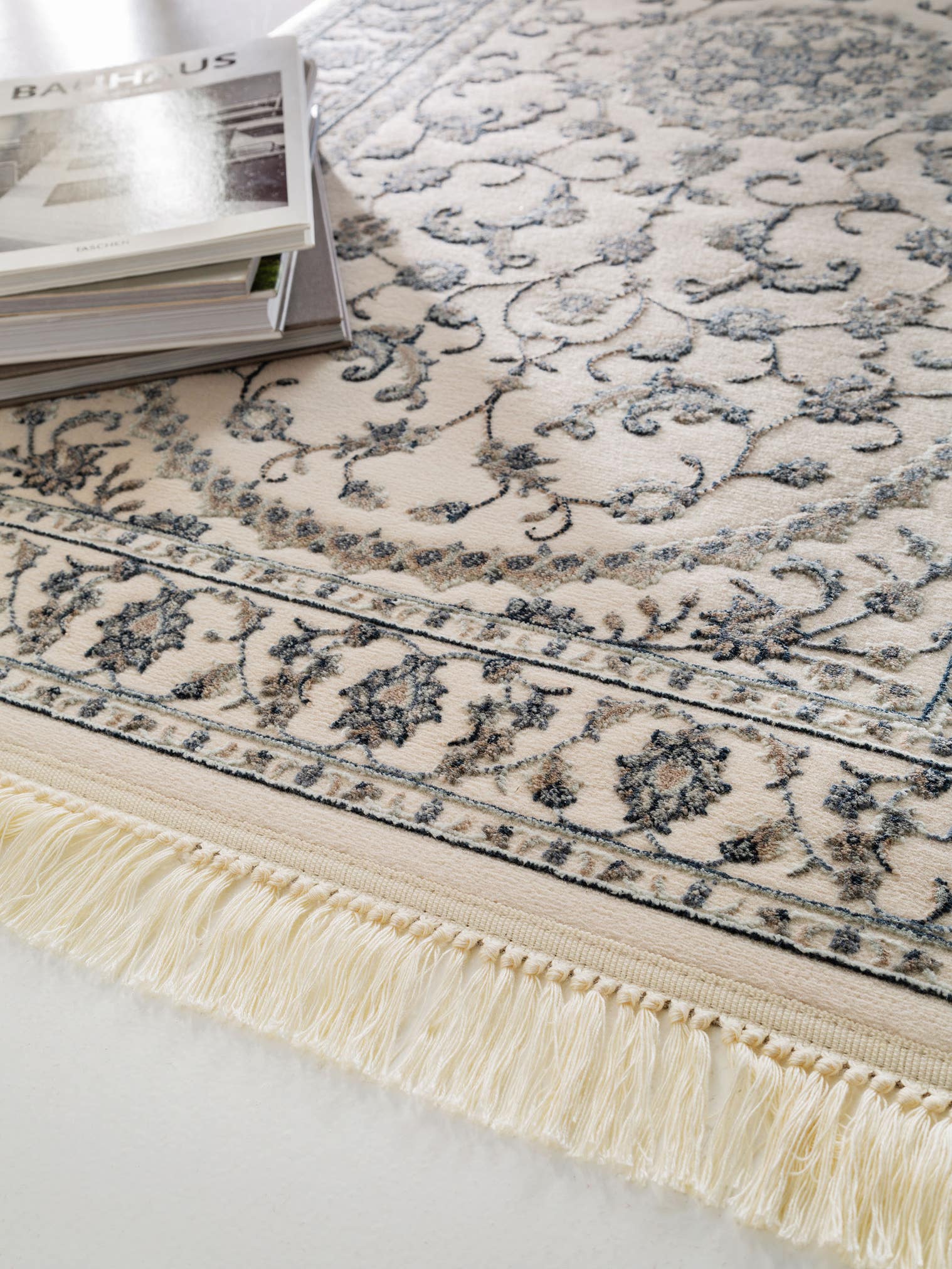 Tappeto di 55% Viscosa, 45% Poliestere in Beige con pelo alto 6 - 10 mm da benuta Nest