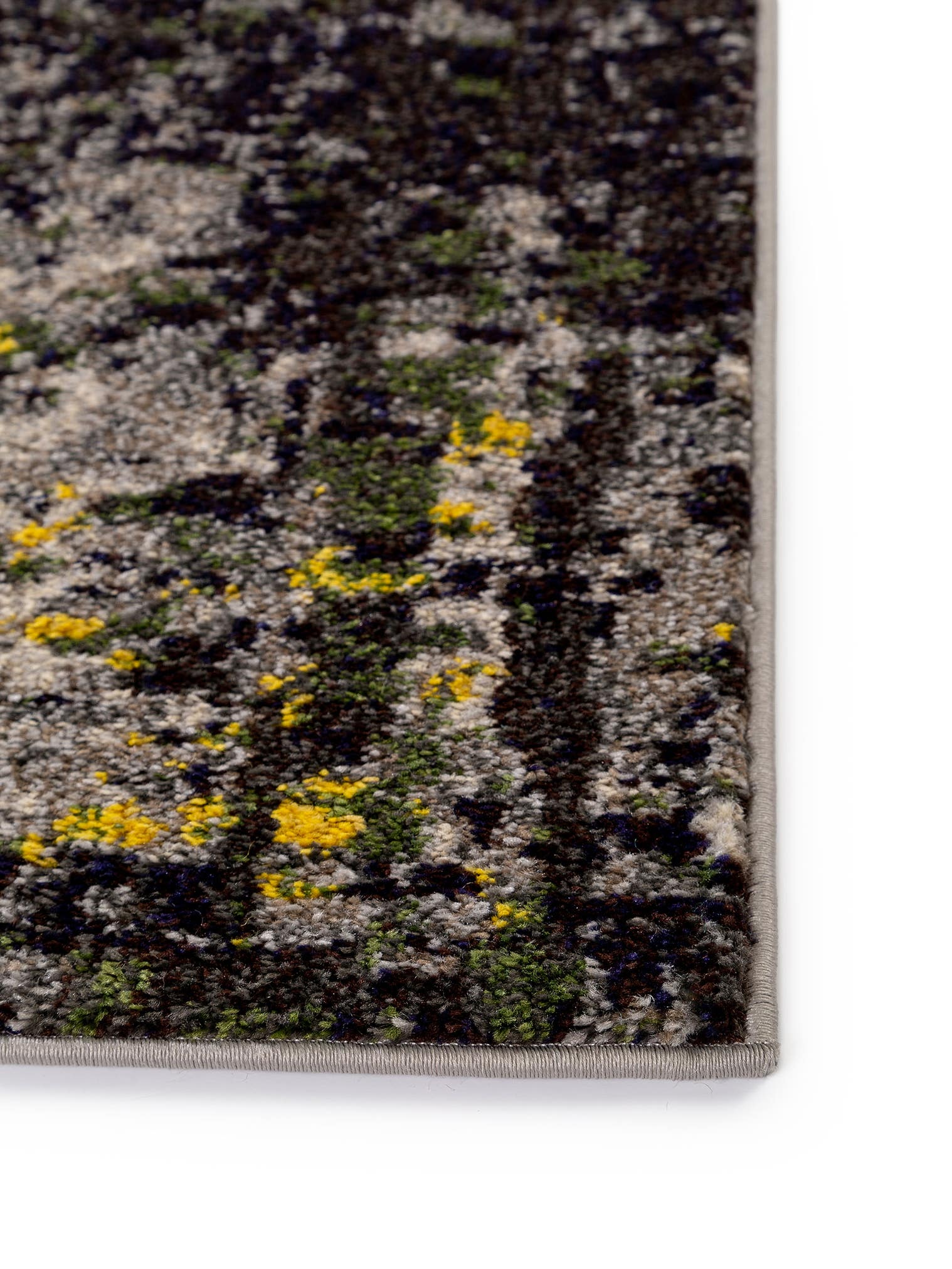Teppich aus 100% Polypropylen in Grau mit bis 5 mm hohem Flor von benuta Nest