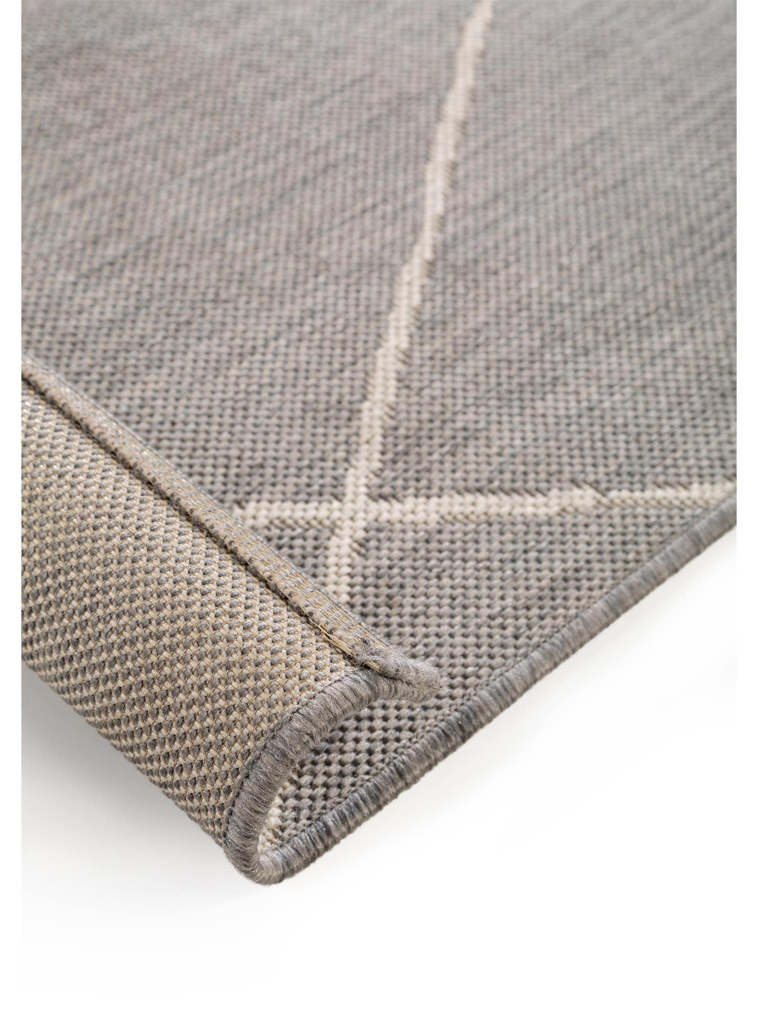 Teppich aus 100% Polypropylen in Grau mit 6 bis 10 mm hohem Flor von benuta Nest