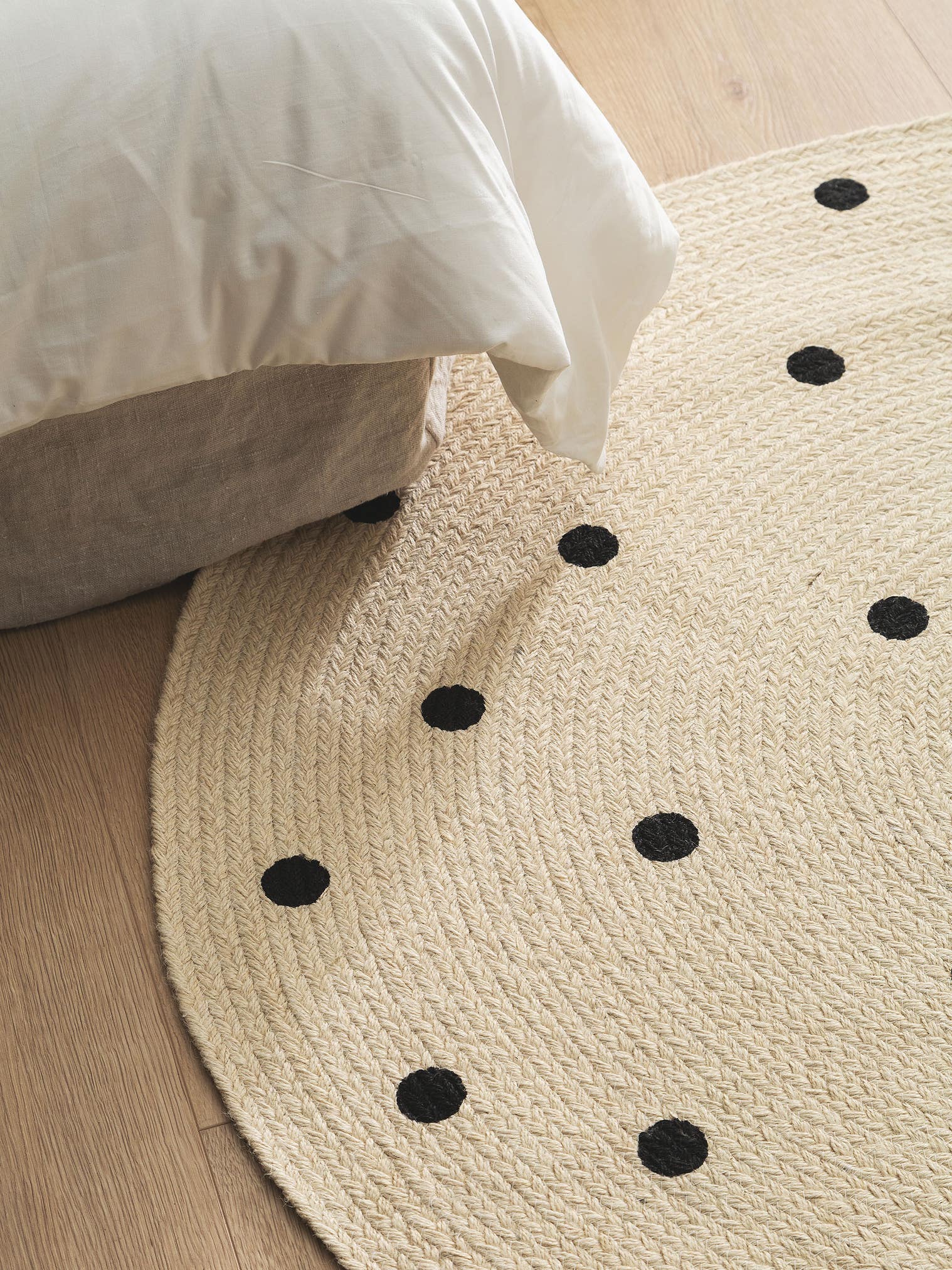 Matta av 100% Jute i Beige med 1- 5 mm hög lugg från Lytte