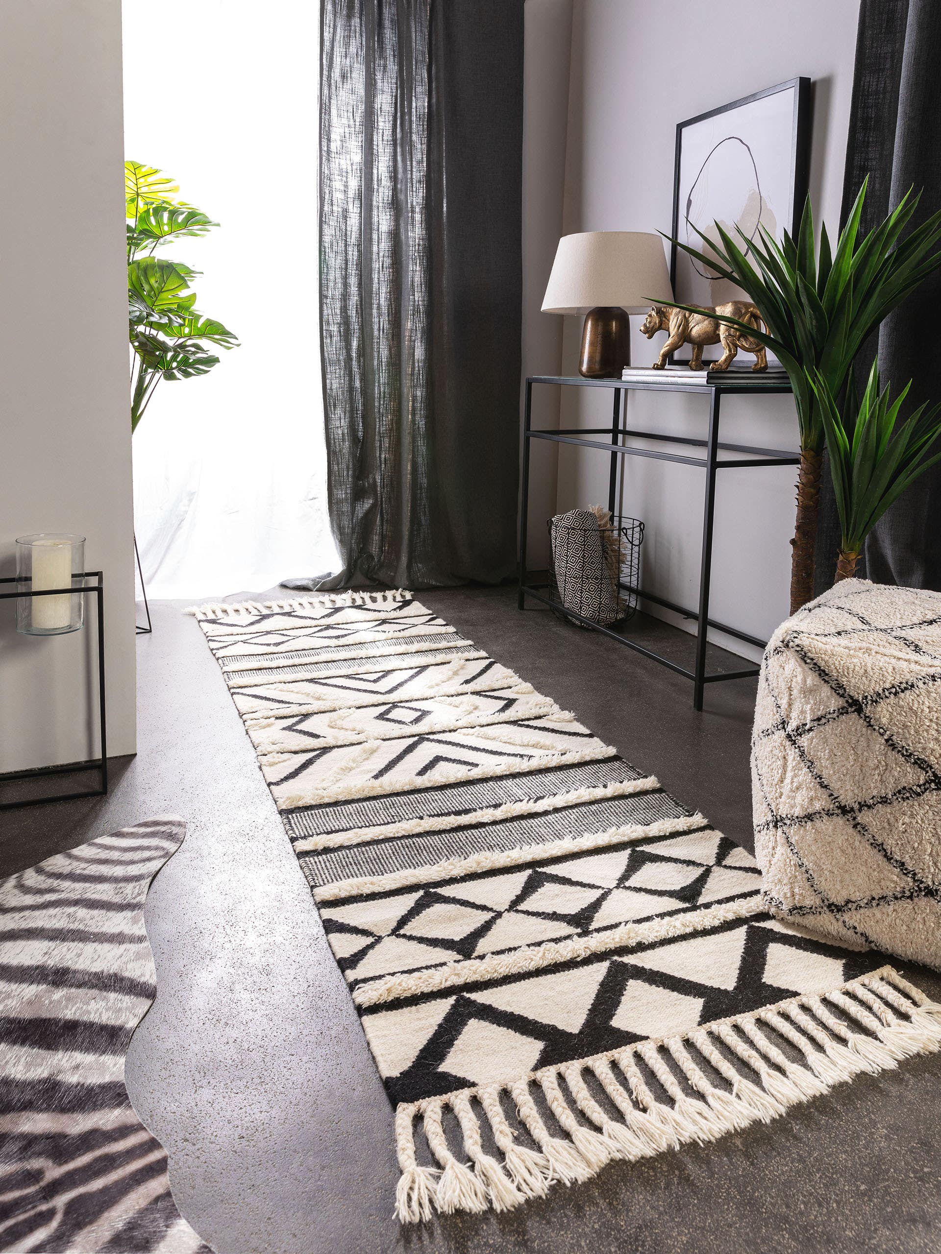 Rug made of 80% wool, 20% cotton in Black/White with a 6 - 10 mm high pile by benuta Pure