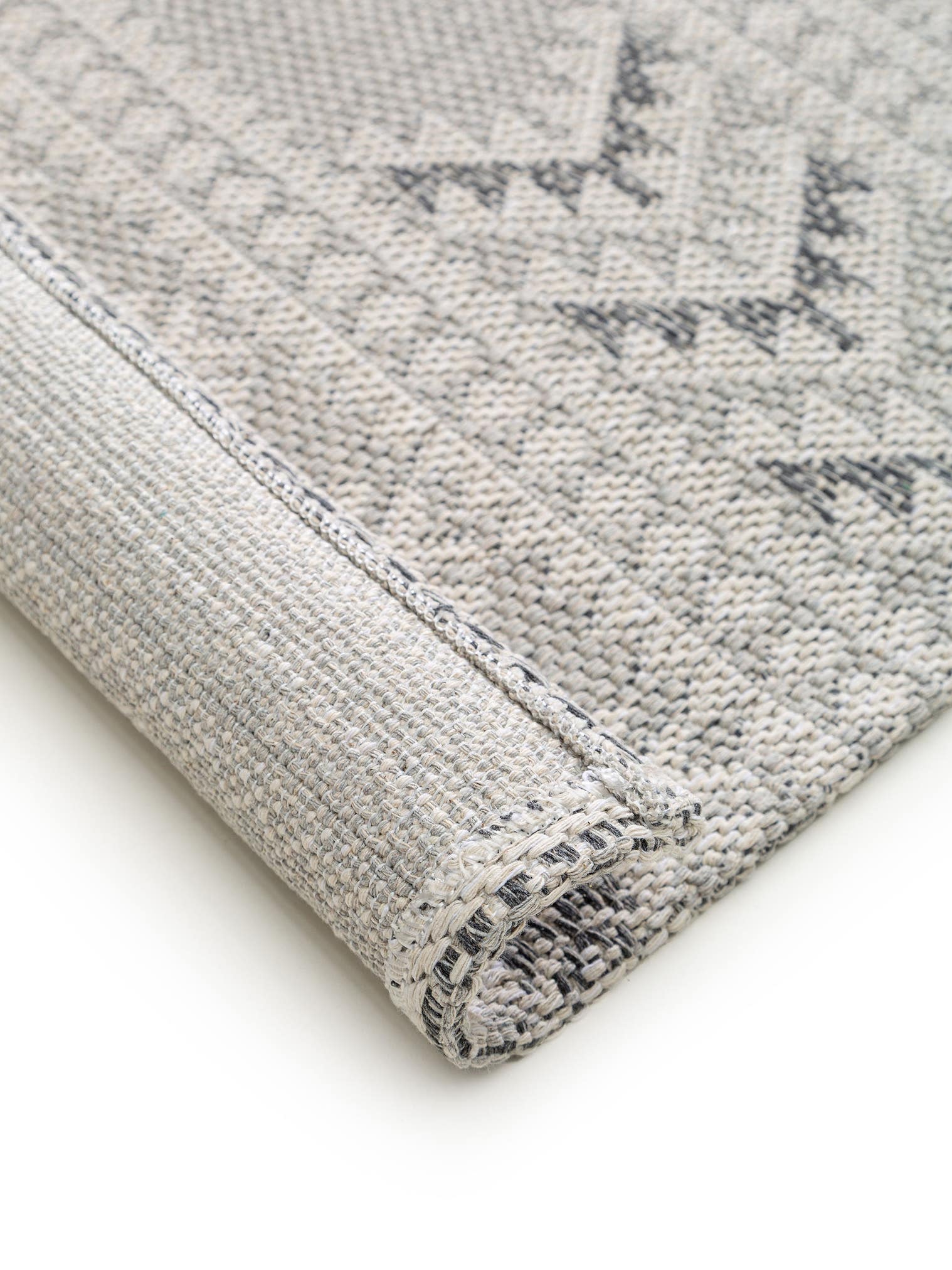 Teppich aus 100% Baumwolle in Grau mit bis 5 mm hohem Flor von benuta