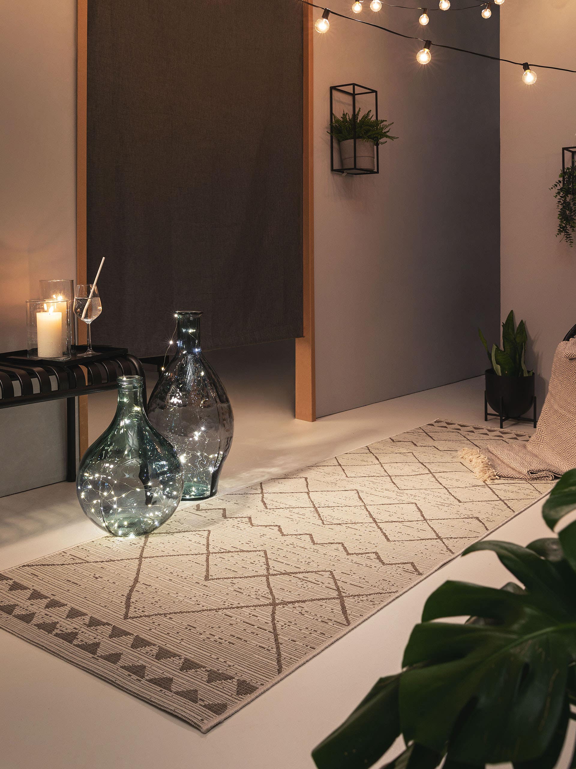 Rug made of 100% Polypropylene in Beige with a 1- 5 mm high pile by benuta Nest