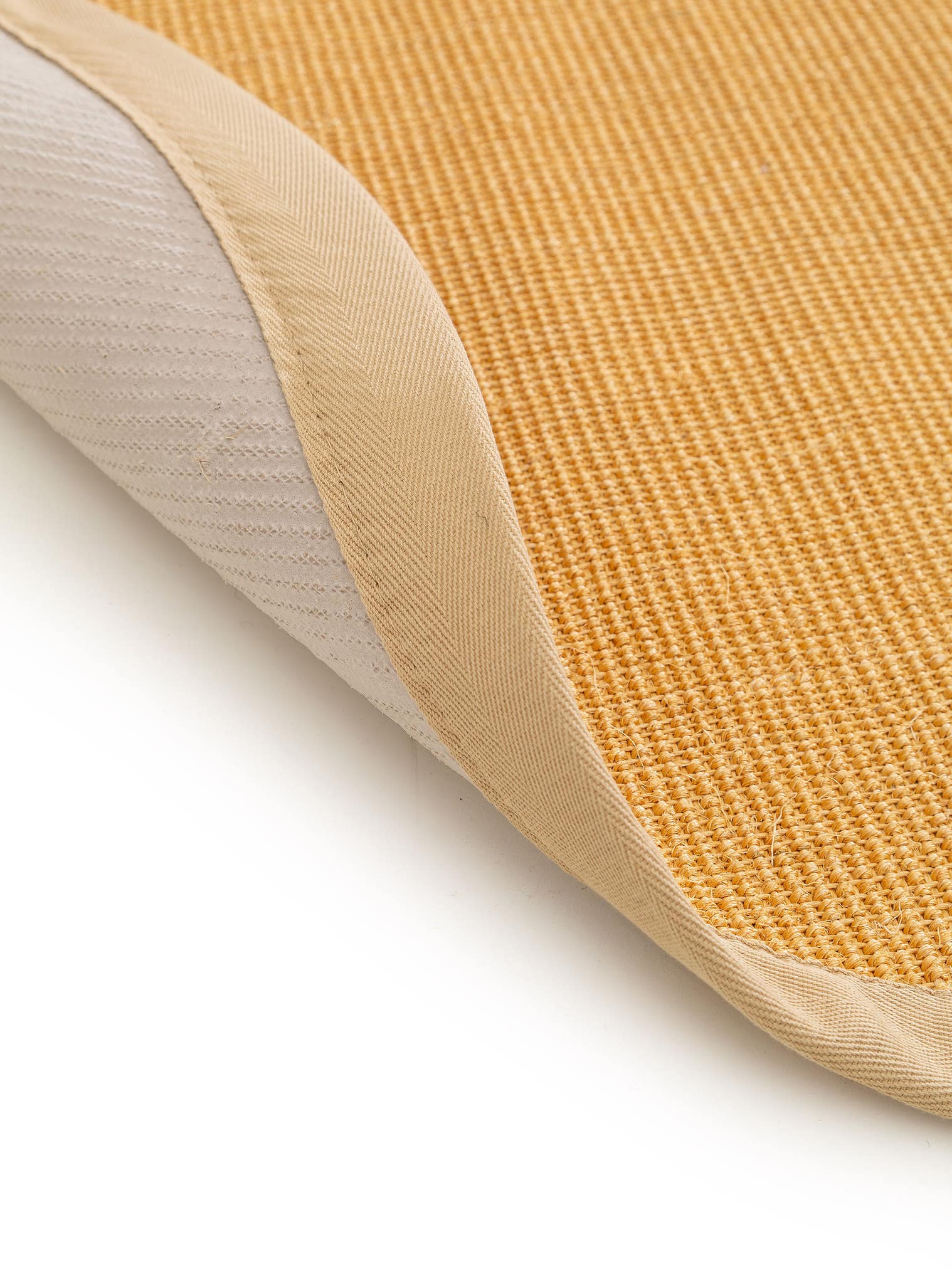 Teppich aus 100% Sisal in Beige mit bis 5 mm hohem Flor von benuta Nest