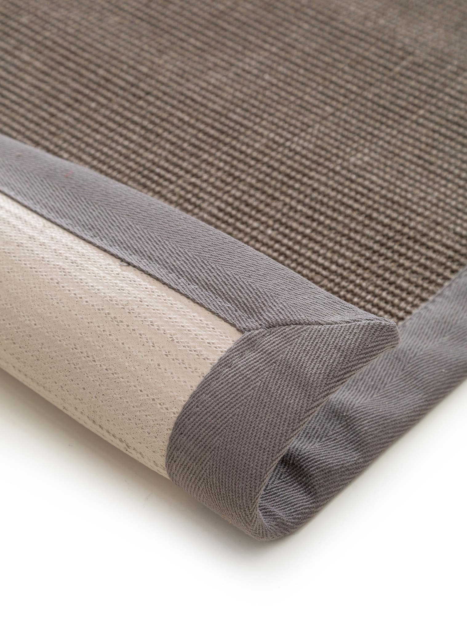 Rug made of 100% Sisal in Grey with a 1- 5 mm high pile by benuta Nest