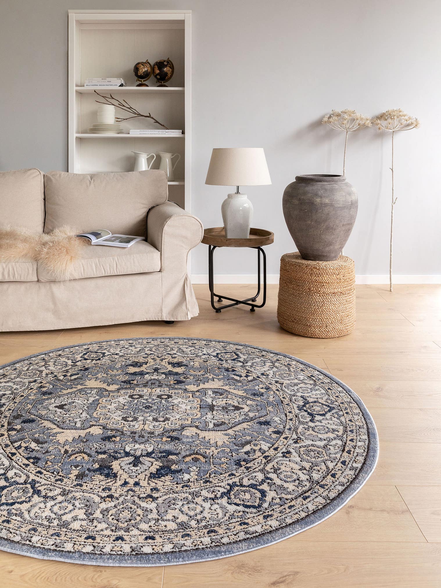 Teppich aus 70% Polyester, 30% Polypropylen in Grau mit 11 bis 20 mm hohem Flor von benuta Nest
