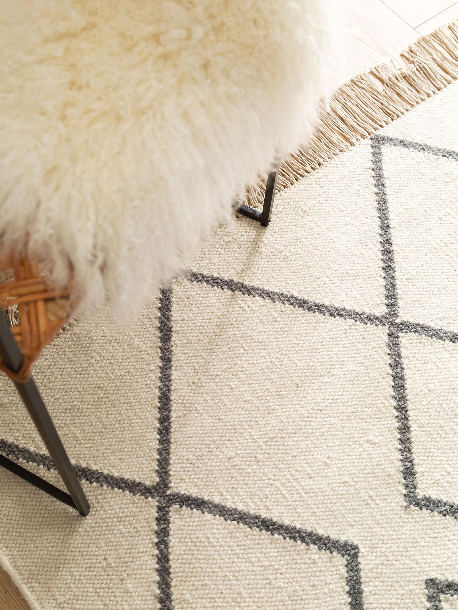 Alfombra de 90% Lana, 10% Algodón en Blanco con un pelo de {{Placeholder_Pile Height}} de altura de benuta
