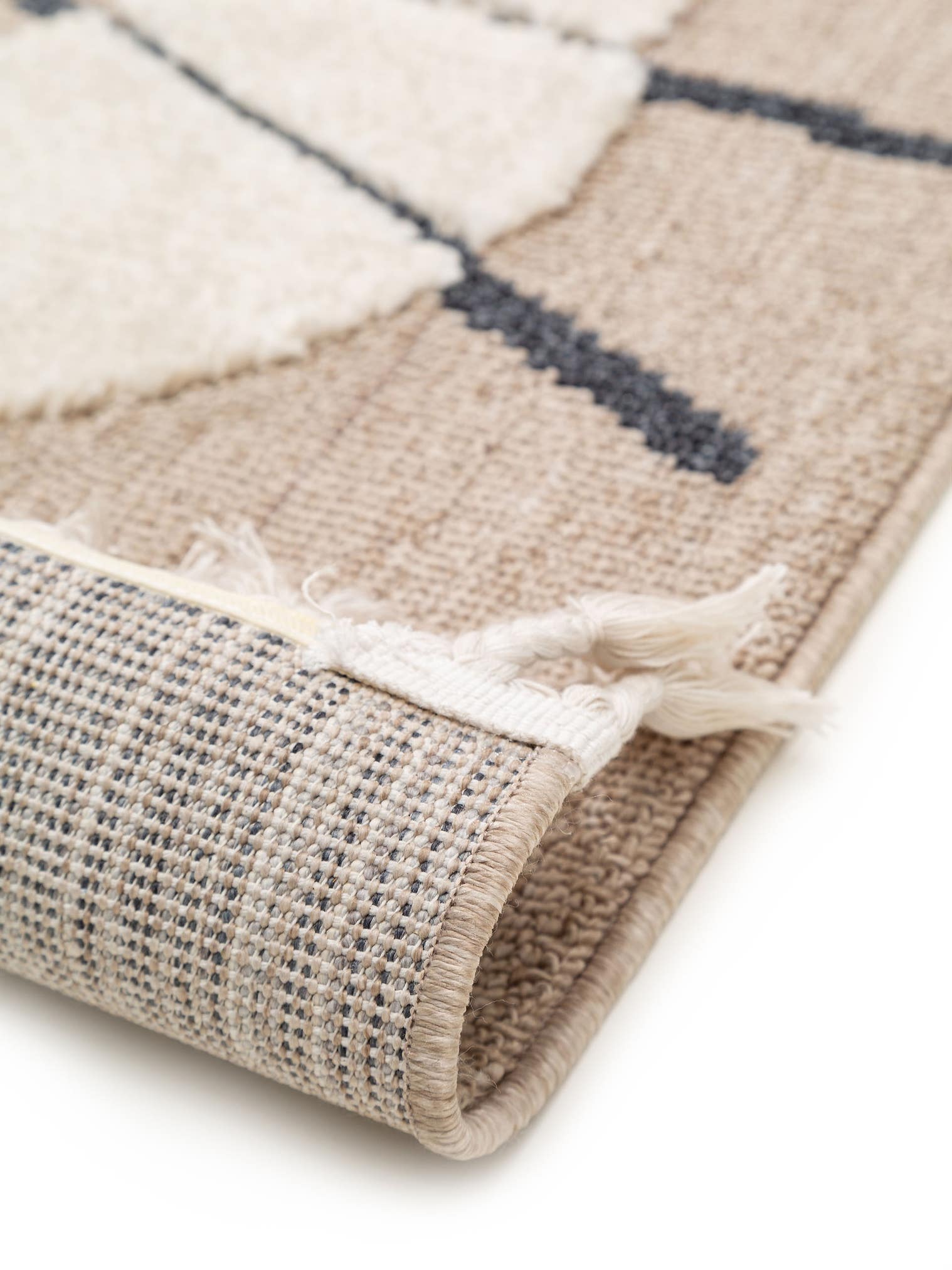 Tappeto di 100% Poliestere in Beige con pelo alto 11 - 20 mm da Lytte