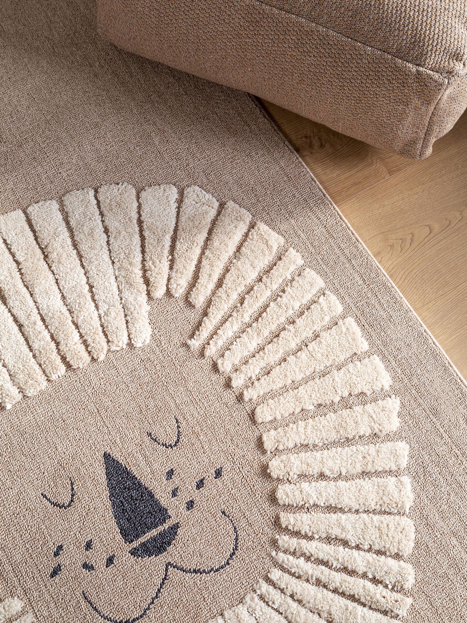Teppich aus 100% Polyester in Beige mit 11 bis 20 mm hohem Flor von Lytte