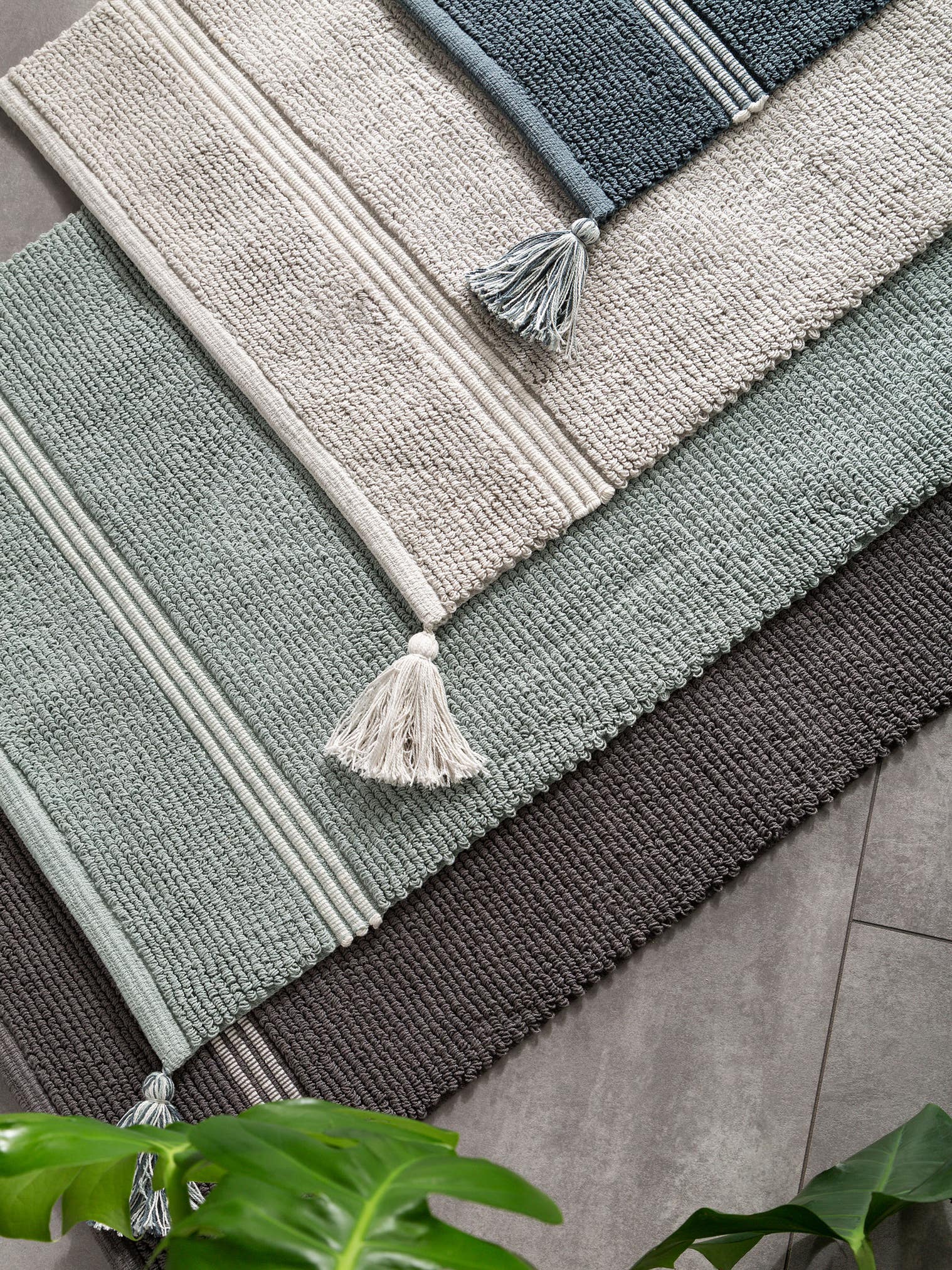 Tappeto di 100% Cotone in Verde con pelo alto 1- 5 mm da benuta Nest