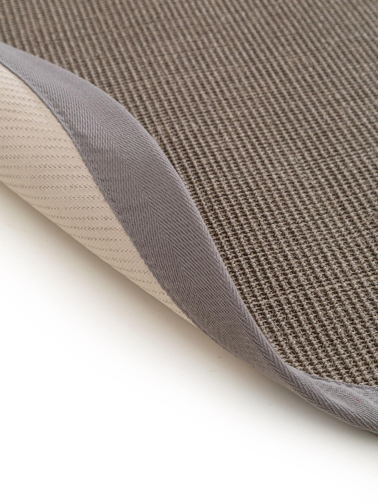 Alfombra de 100% Sisal en Gris con un pelo de {{Placeholder_Pile Height}} de altura de benuta Nest