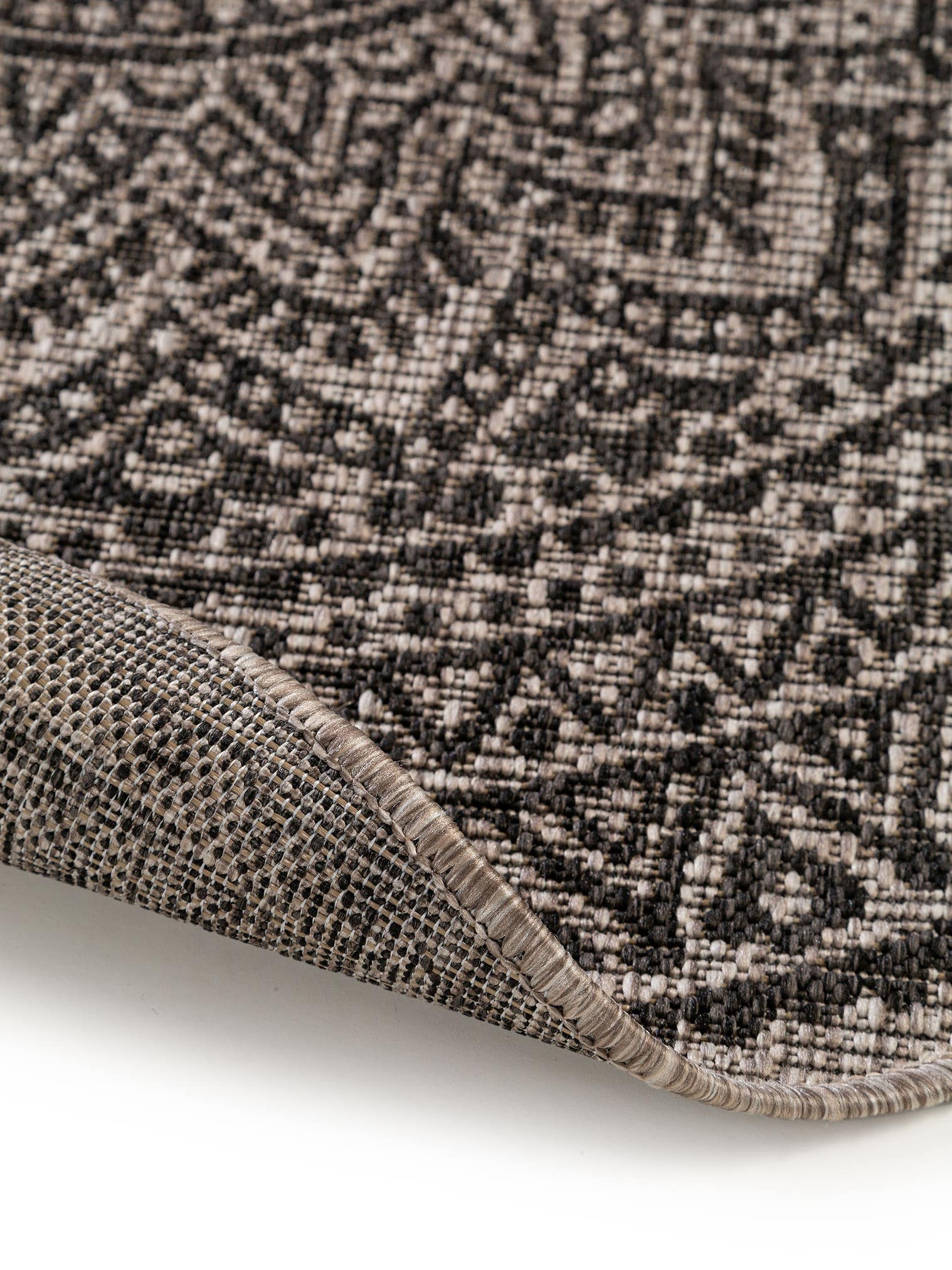 Teppich aus 100% Polypropylen in Beige mit bis 5 mm hohem Flor von benuta Nest