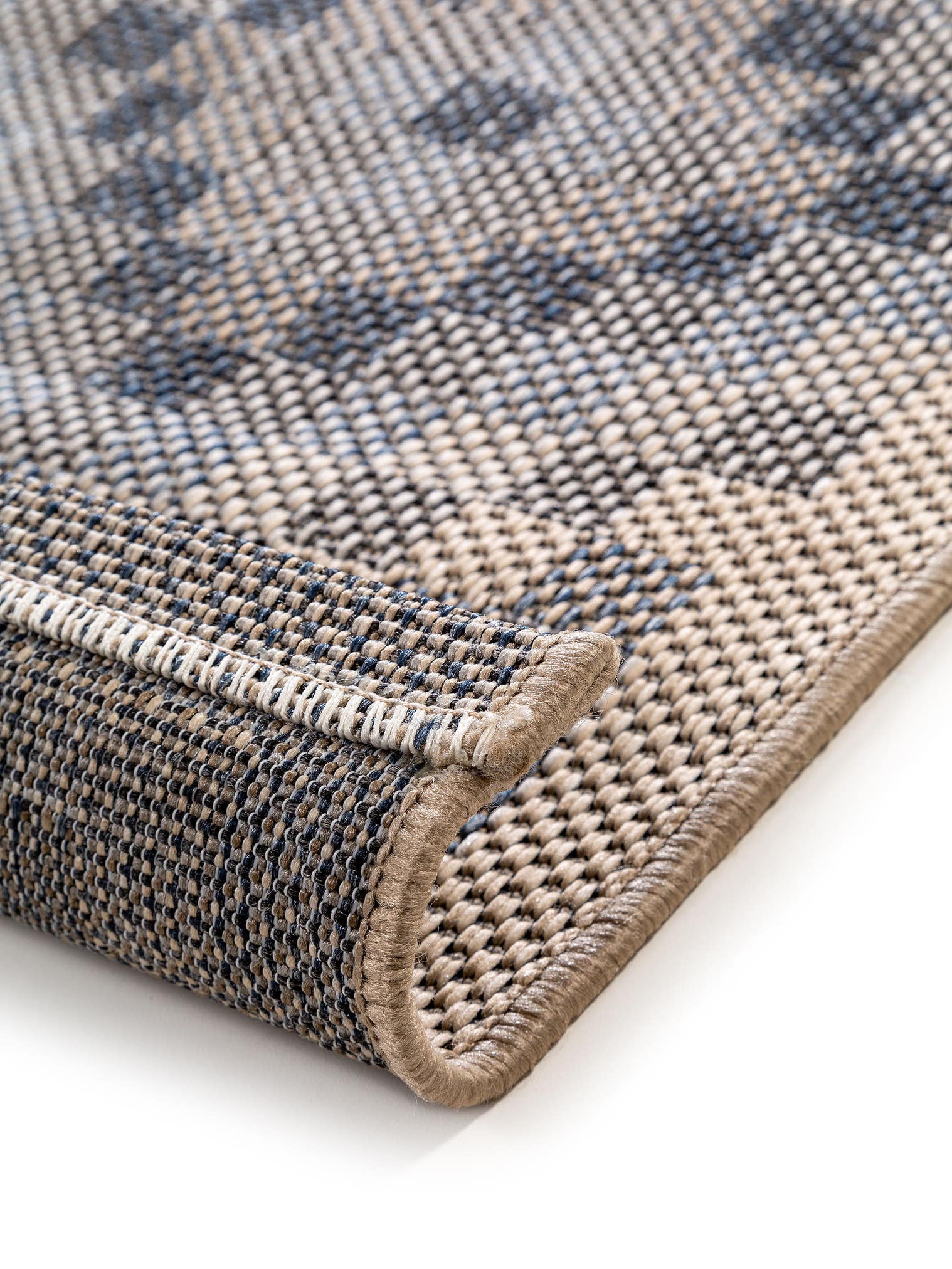 Tapis en 100% Polypropylène en Bleu avec une pile de 1- 5 mm de hauteur de benuta Nest