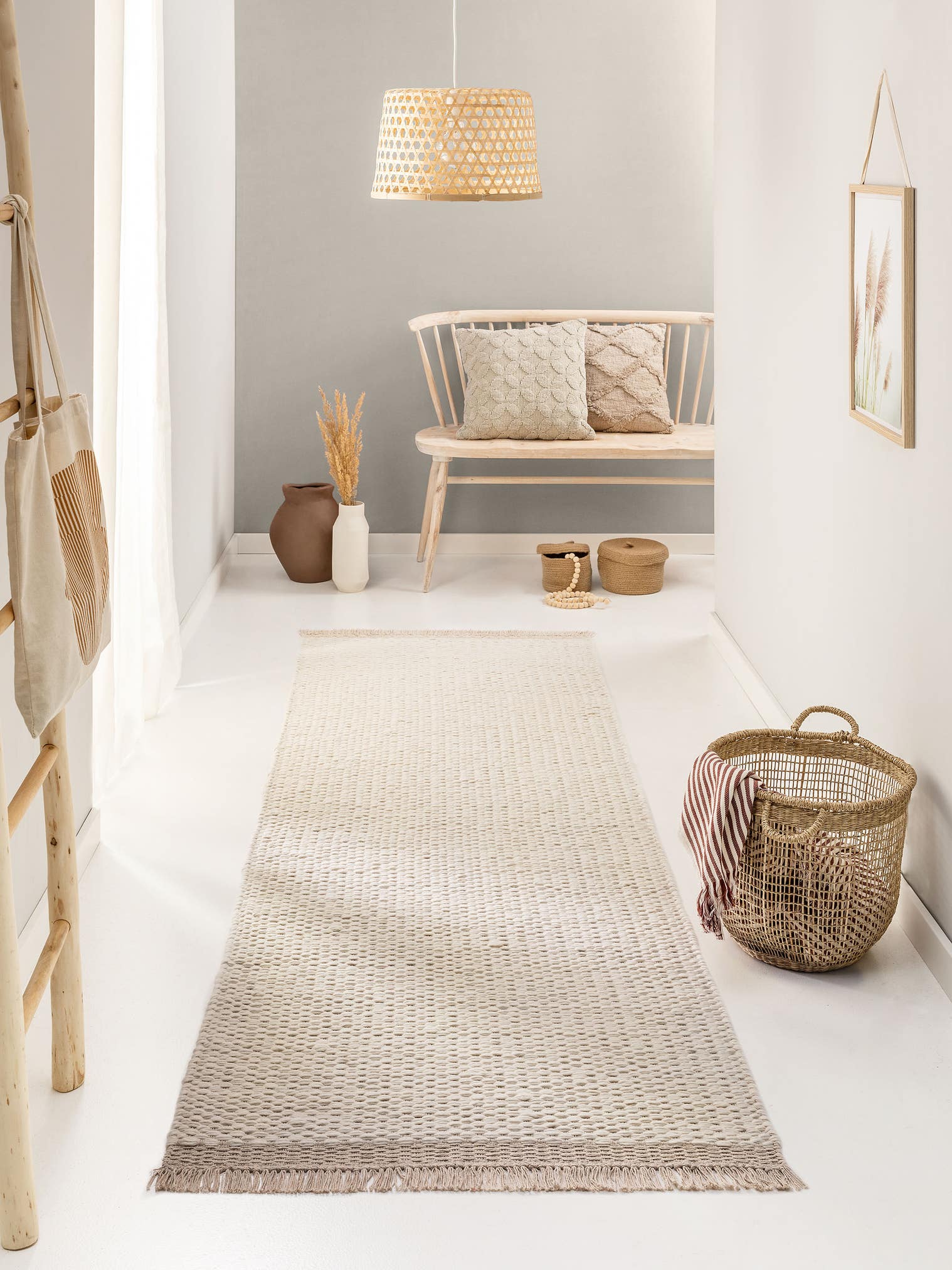 Teppich aus 40% Wolle, 30% Baumwolle, 30% Viskose in Beige mit bis 5 mm hohem Flor von benuta Pure