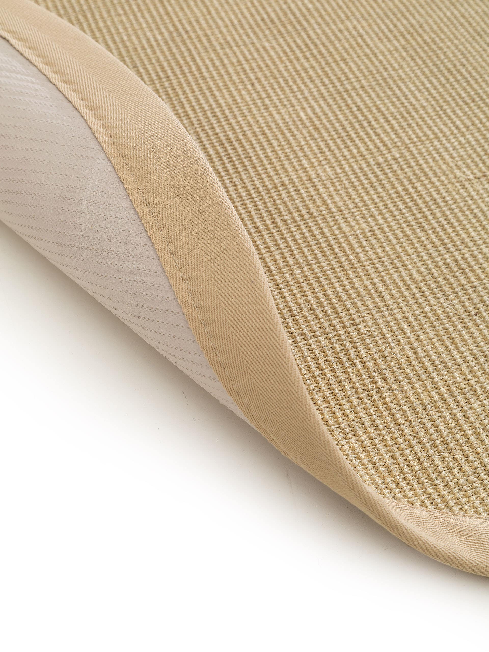 Tappeto di 100% Sisal in Beige con pelo alto 1- 5 mm da benuta Nest