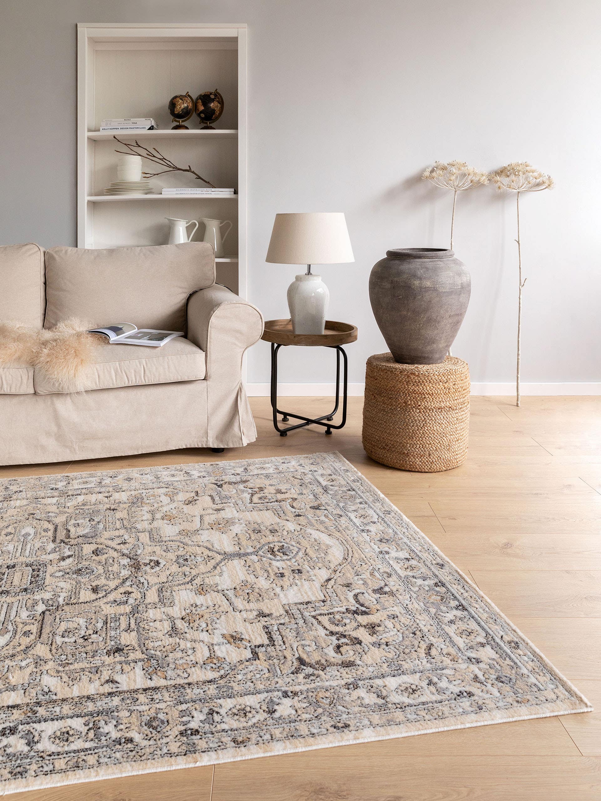 Matta av 70% polyester, 30%polypropen i Beige med 11 - 20 mm hög lugg från benuta Nest