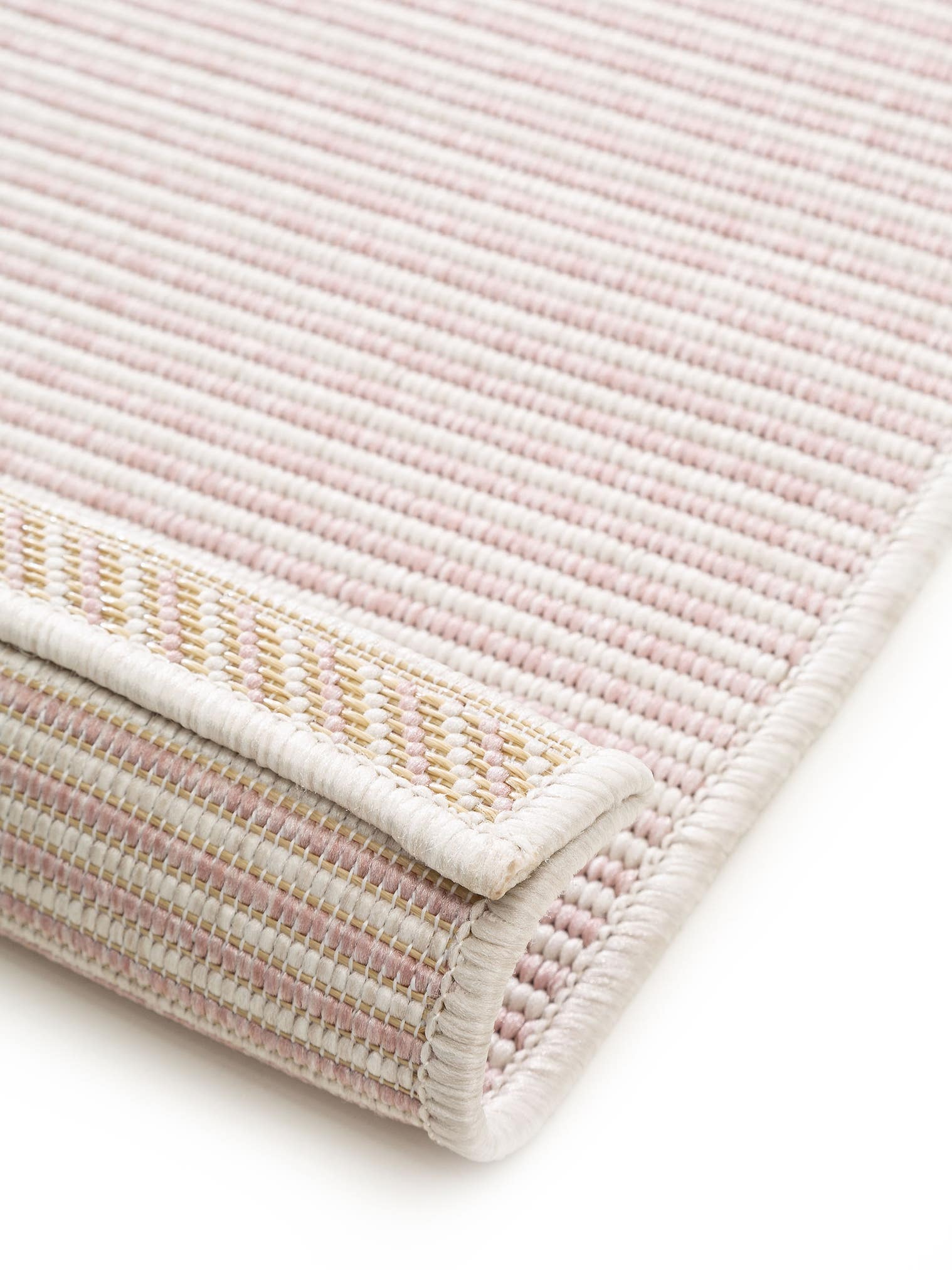 Teppich aus 100% Polypropylen in Rosa mit bis 5 mm hohem Flor von benuta