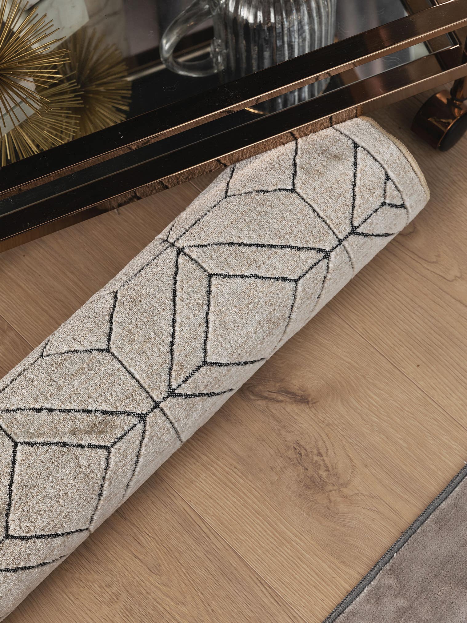 Rug made of 100% Polyester in Beige with a 1- 5 mm high pile by benuta