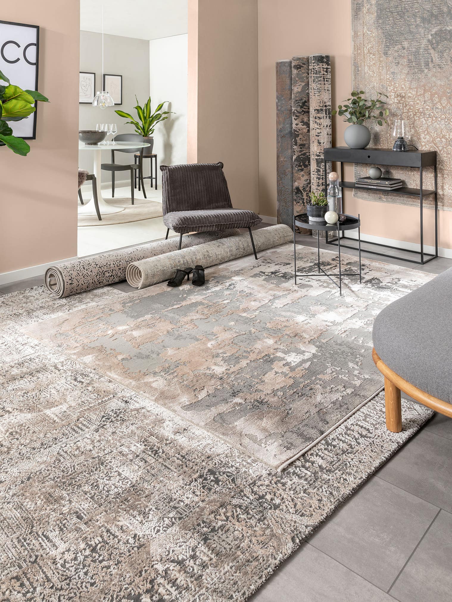 Tapis en 100% Polyester en Gris avec une pile de 6 - 10 mm de hauteur de benuta