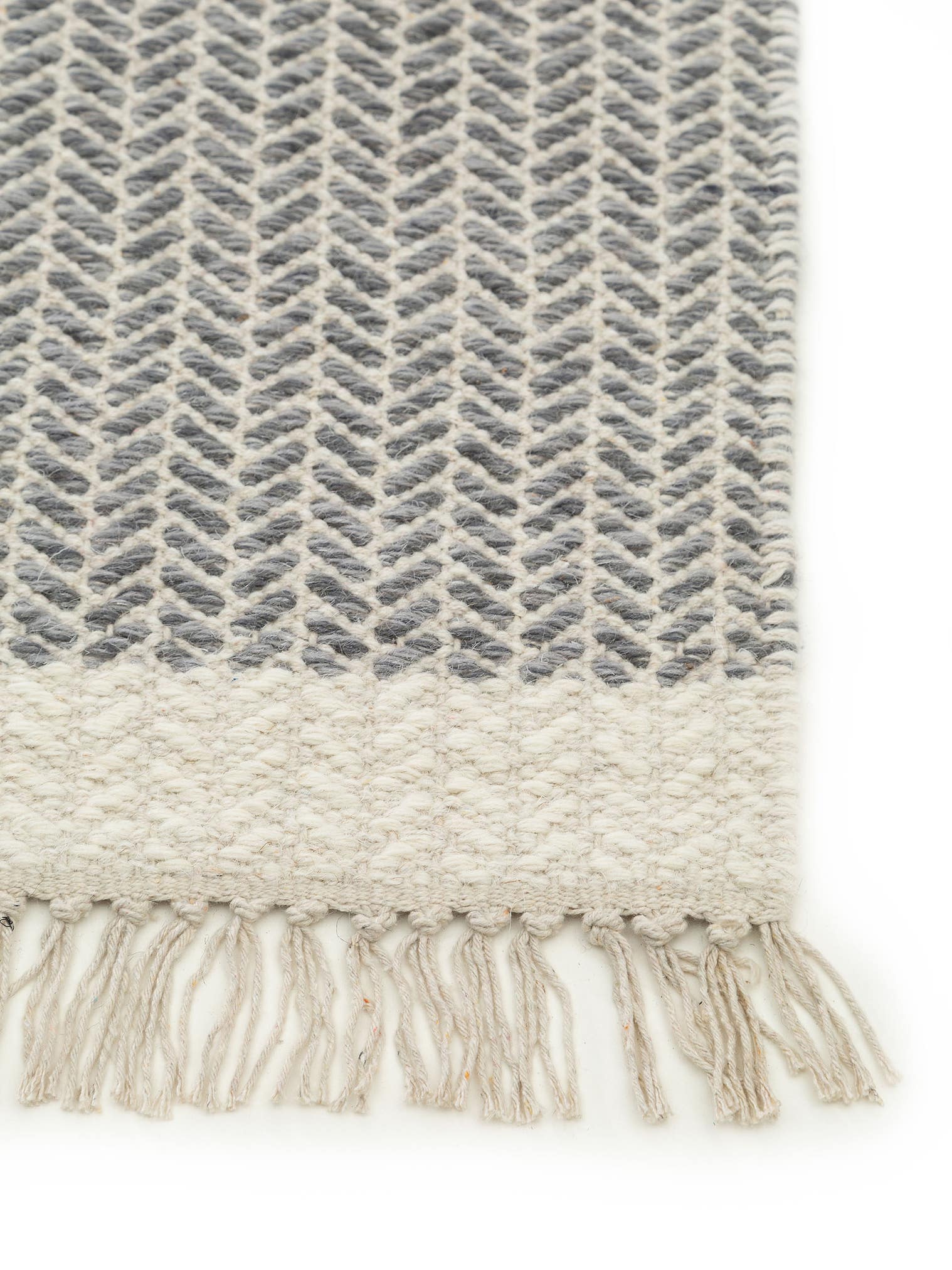 Rug made of 60% Wool, 40% Cotton in Grey with a 1- 5 mm high pile by benuta Pure