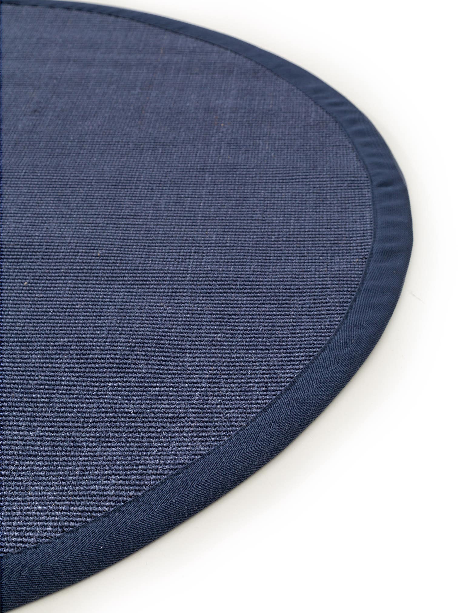 Tapis en 100% Sisal en Bleu avec une pile de 1- 5 mm de hauteur de benuta Nest